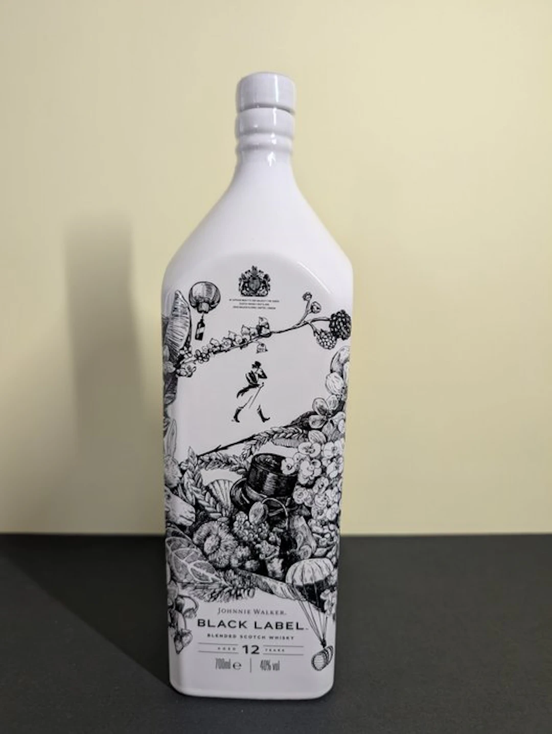 Johnnie Walker 12 years old Bottle For Life - Air Ink - Nouch edition - 70cl