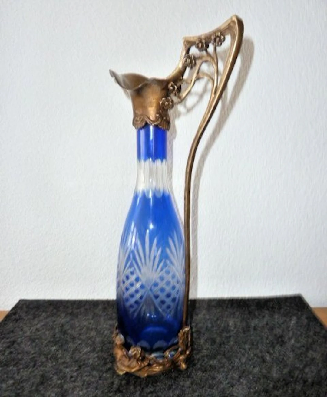 Carafe - Prunkvolle Jugendstil-Glaskaraffe mit...