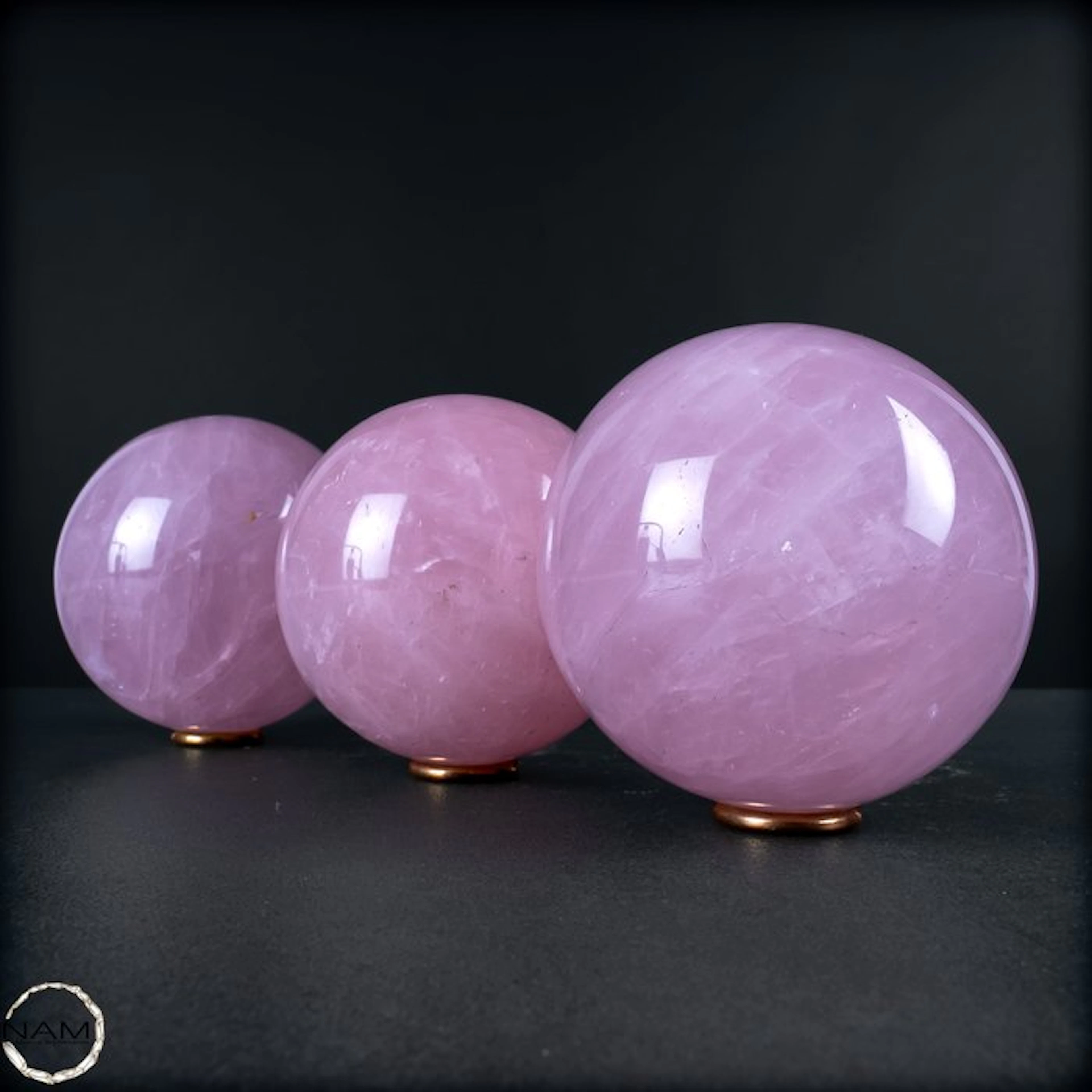 Natural rose quartz set – – 3 dreamy gemstone spheres in...