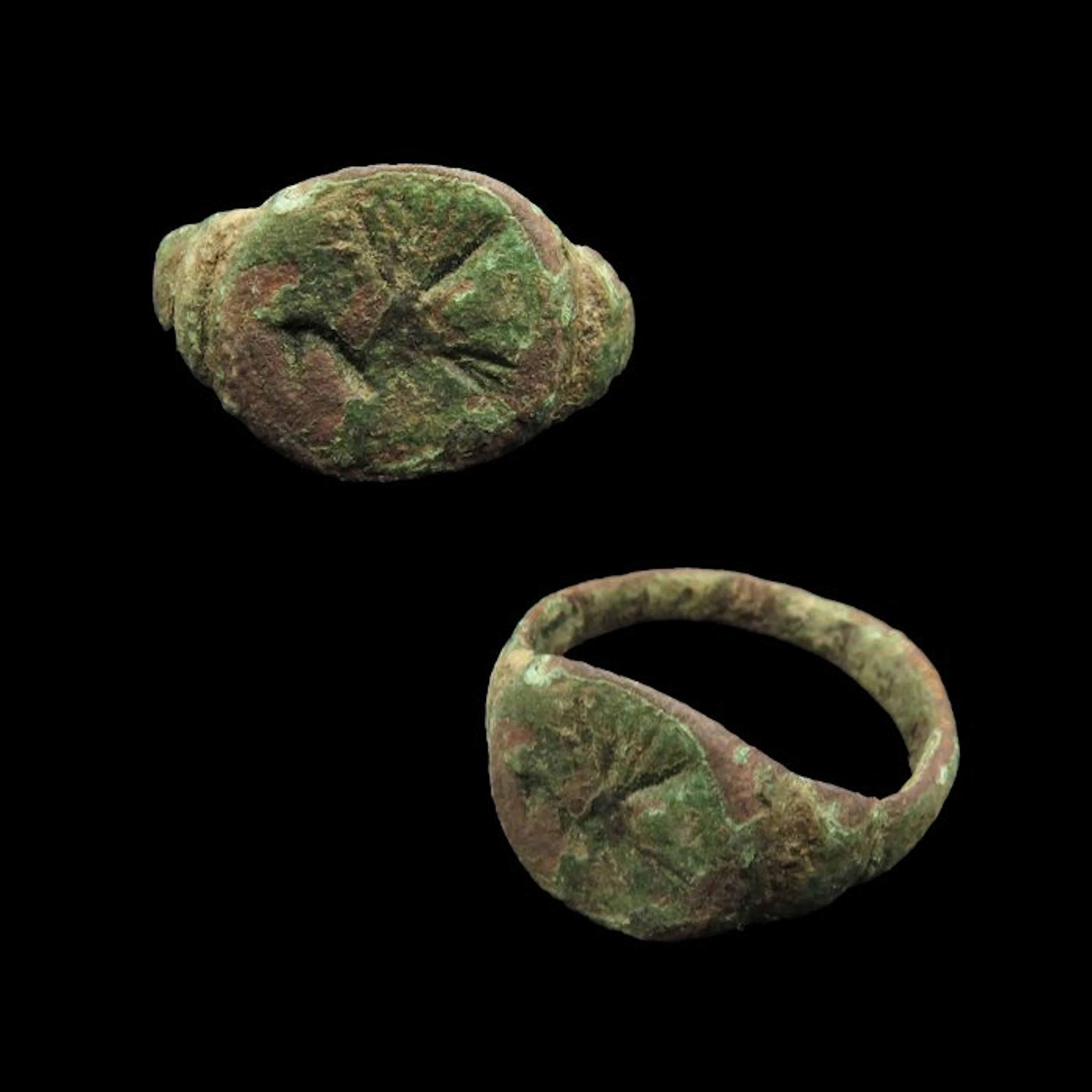 Medieval Bronze Ring with Griffin decoration (1x) - 15 mm (No reserve price)