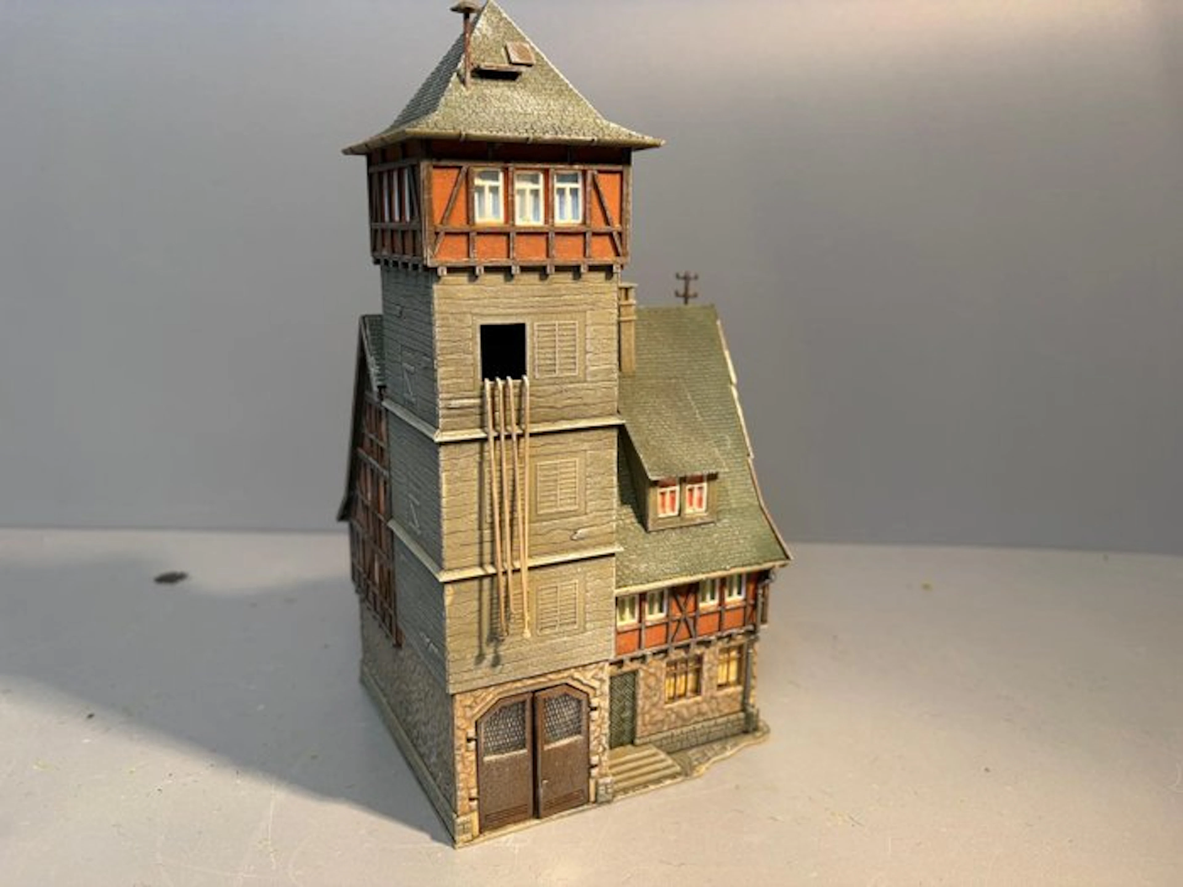 Vollmer H0 - 43752 - Model train buildings (1) - Weathered fire station