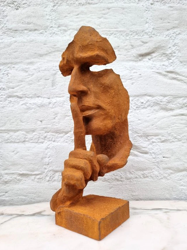 Figurine - Iron