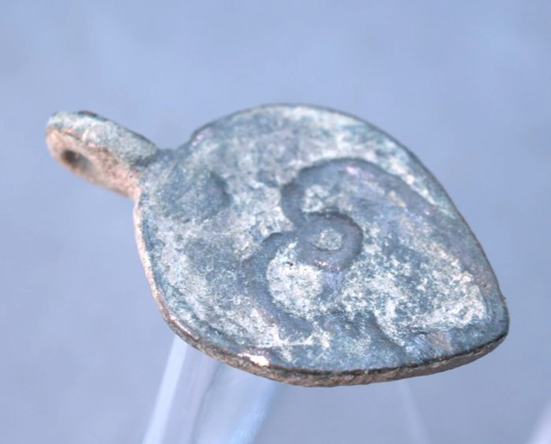 Medieval, Viking Bronze Amulet pendant - 28 mm