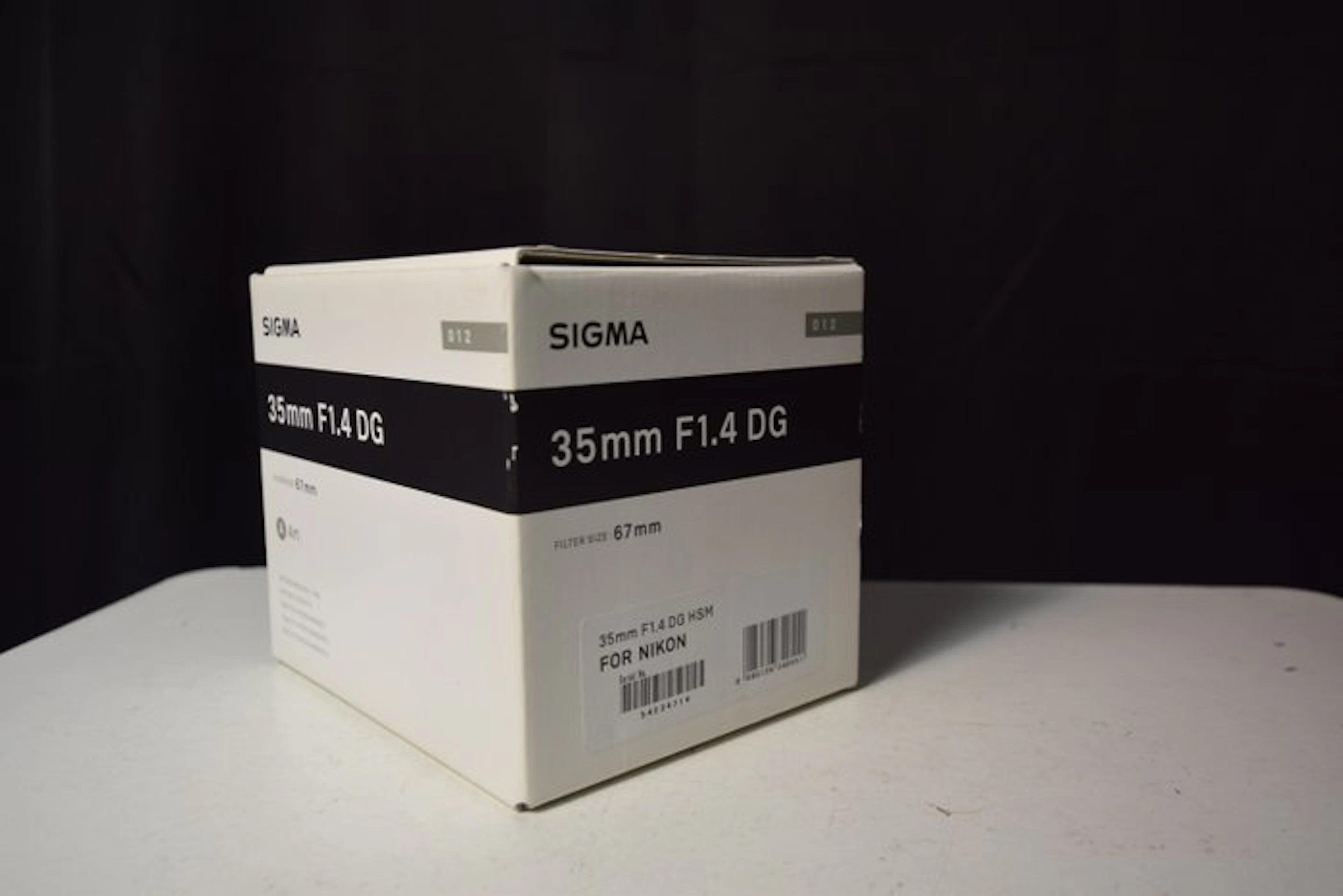 Sigma 35 mm f/1.4 DG art Camera lens