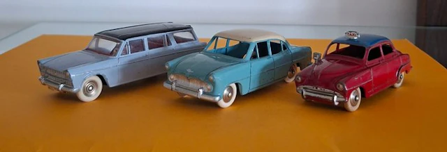 Dinky Toys 1:43 - Model small city car (3) - 3 Dinky Toys...