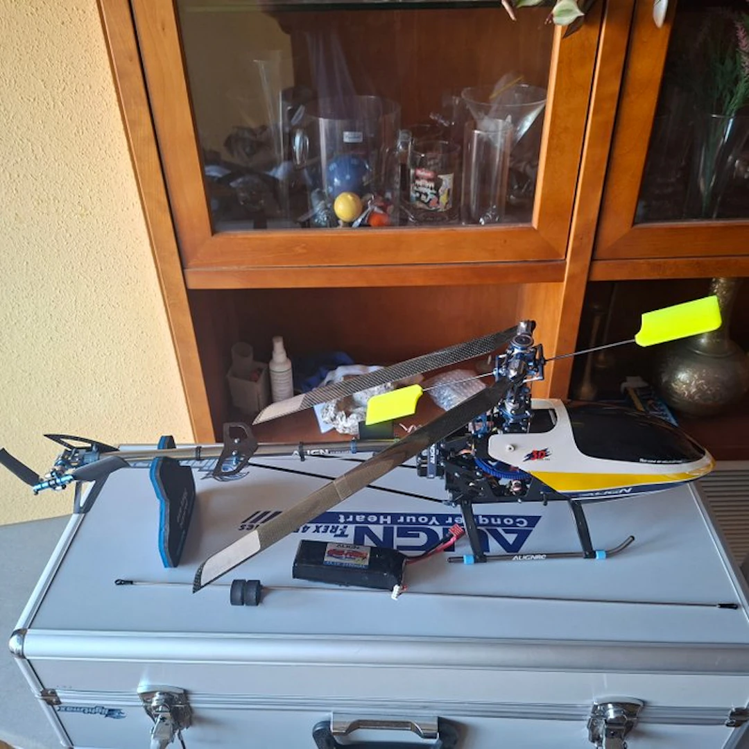 Maquette - Align T-Rex 450SE -Radio Controlled Helicopter...