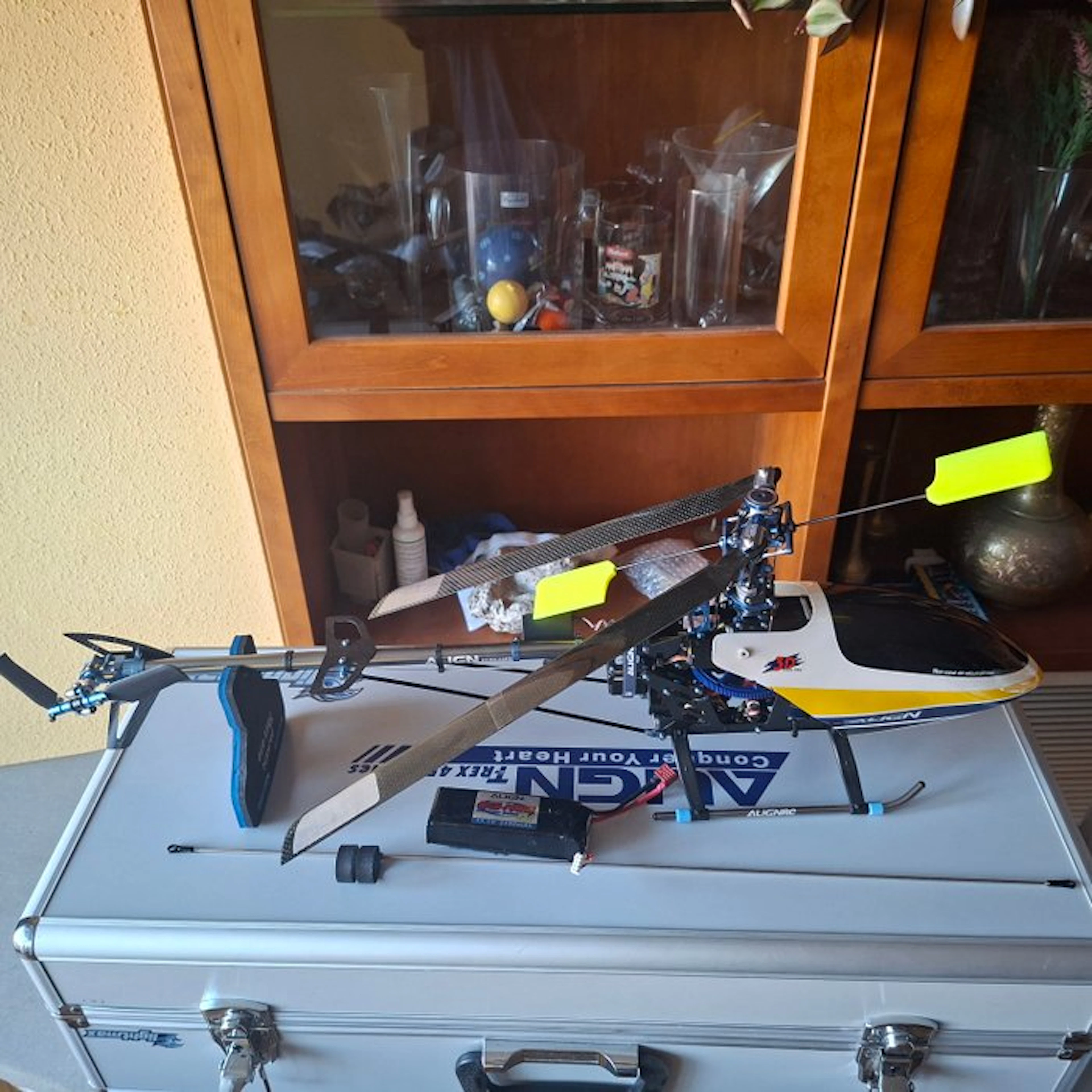 Maquette - Align T-Rex 450SE -Radio Controlled Helicopter...