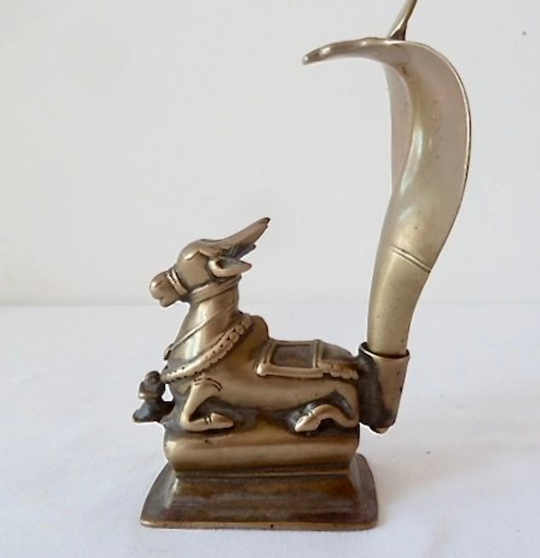 Nandi statue - Brass - India - 19th century - 344 grams