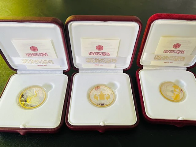 Vatican. 5 Euro / 10 Euro 2021 "Argento con Oro" (3 coins gilded) Proof