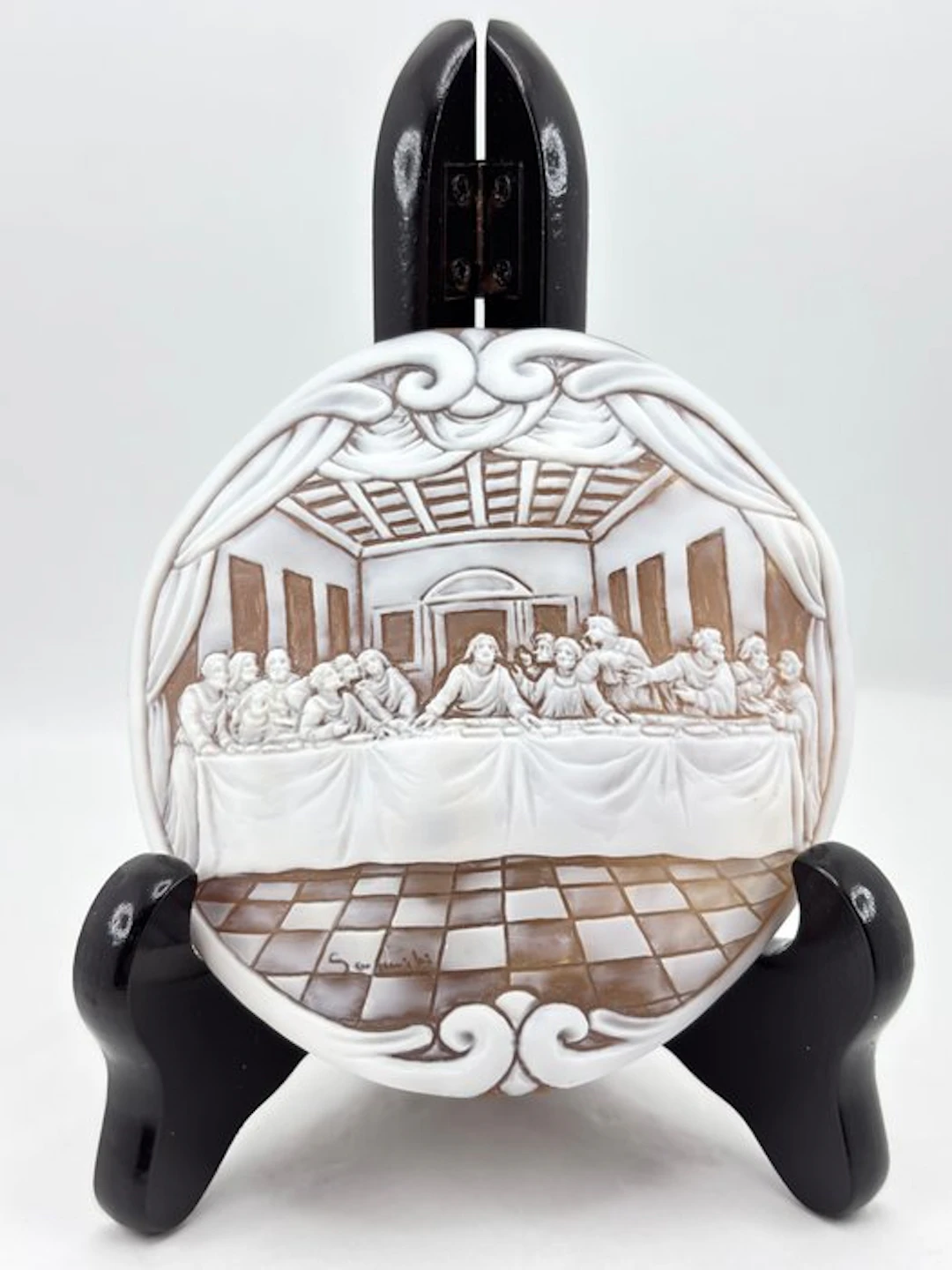 Cassis madagascariensis - Cameo - Hand-carved cameo