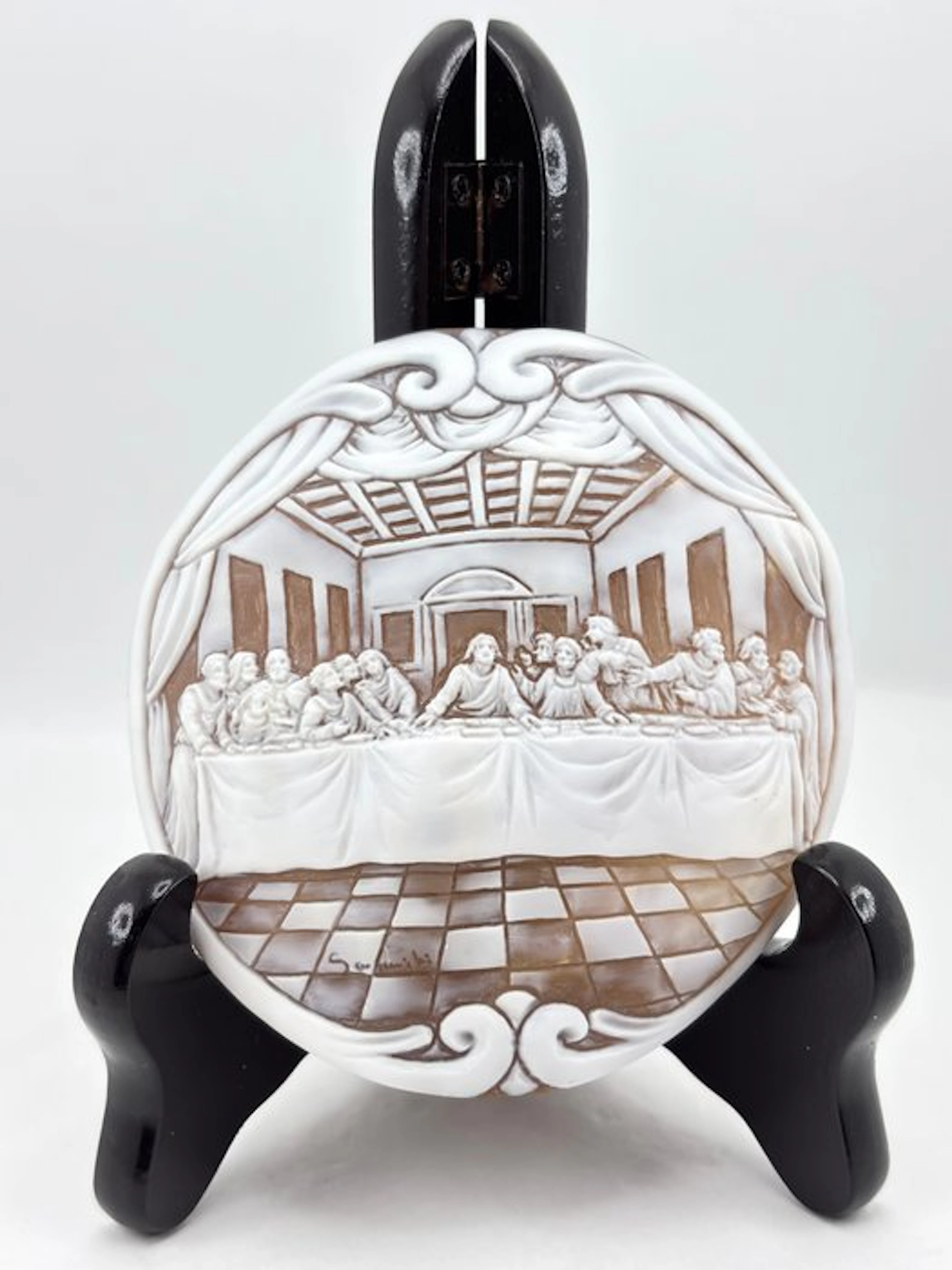 Cassis madagascariensis - Cameo - Hand-carved cameo