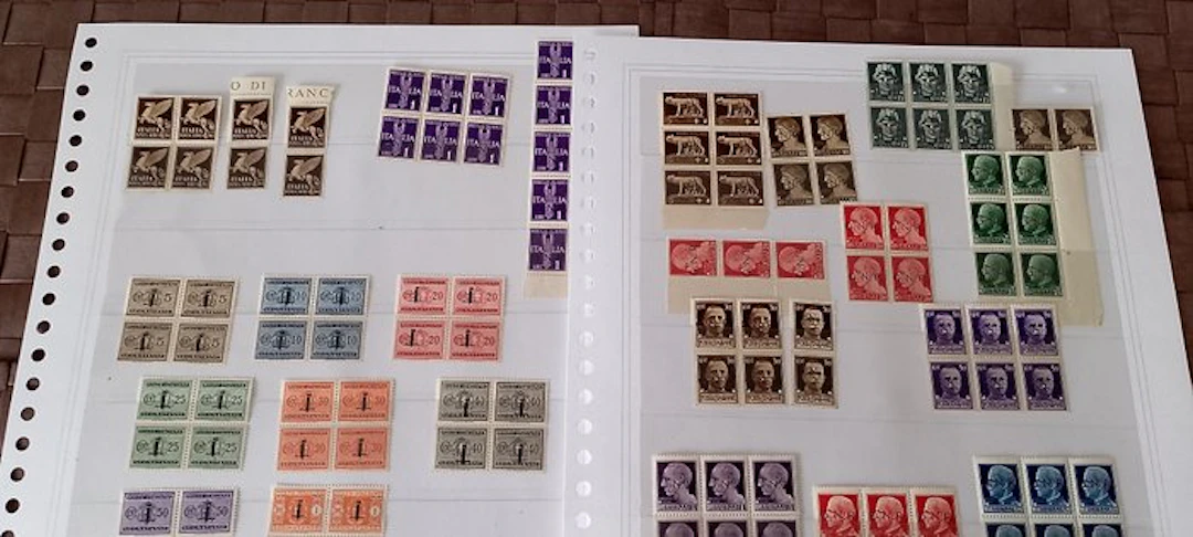 Italy Kingdom 1944/1945 - Lot of blocks and strips from...
