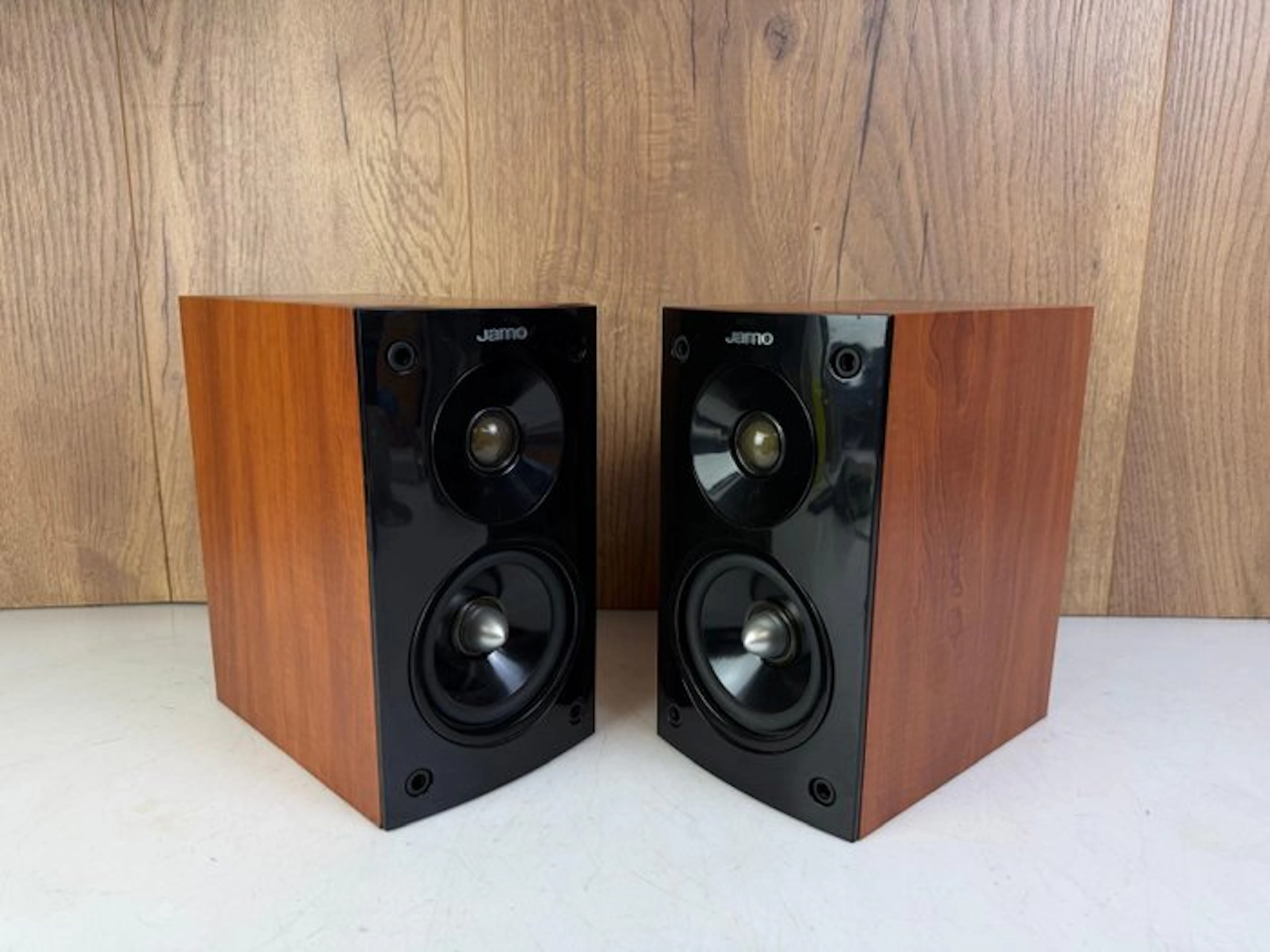 Jamo - S502 Speaker set