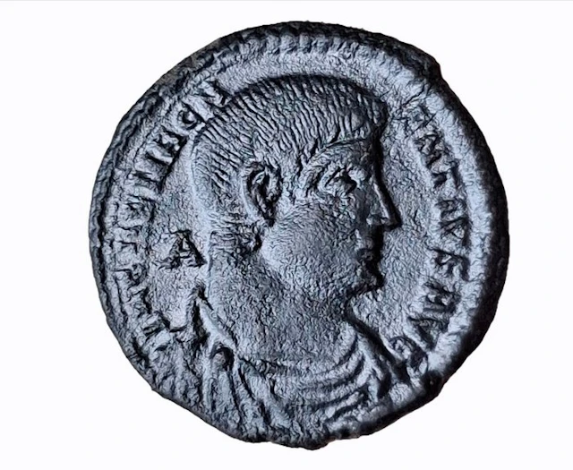 Roman Empire. Magnentius (AD 350-353). Centenionalis Trier (No reserve price)