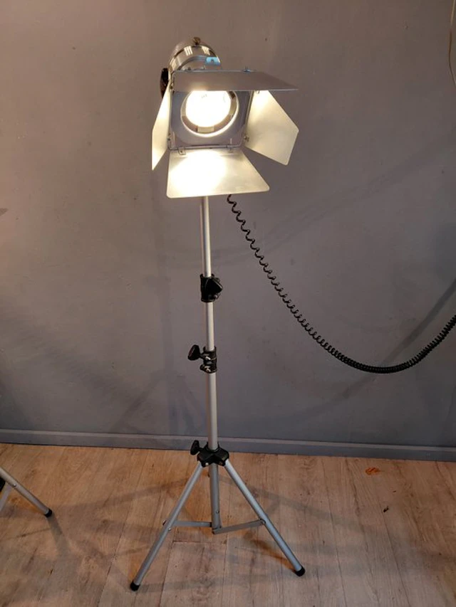 Tripod floor lamp - Aluminium - Theater lamp - Stand