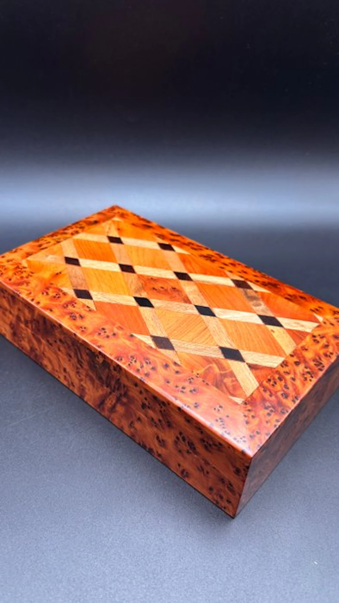 Jewellery box - Thuya burl wood inlay (Lemon