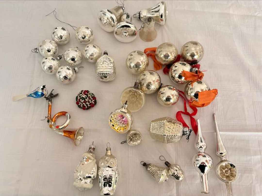 Christmas baubles (32) - Glass