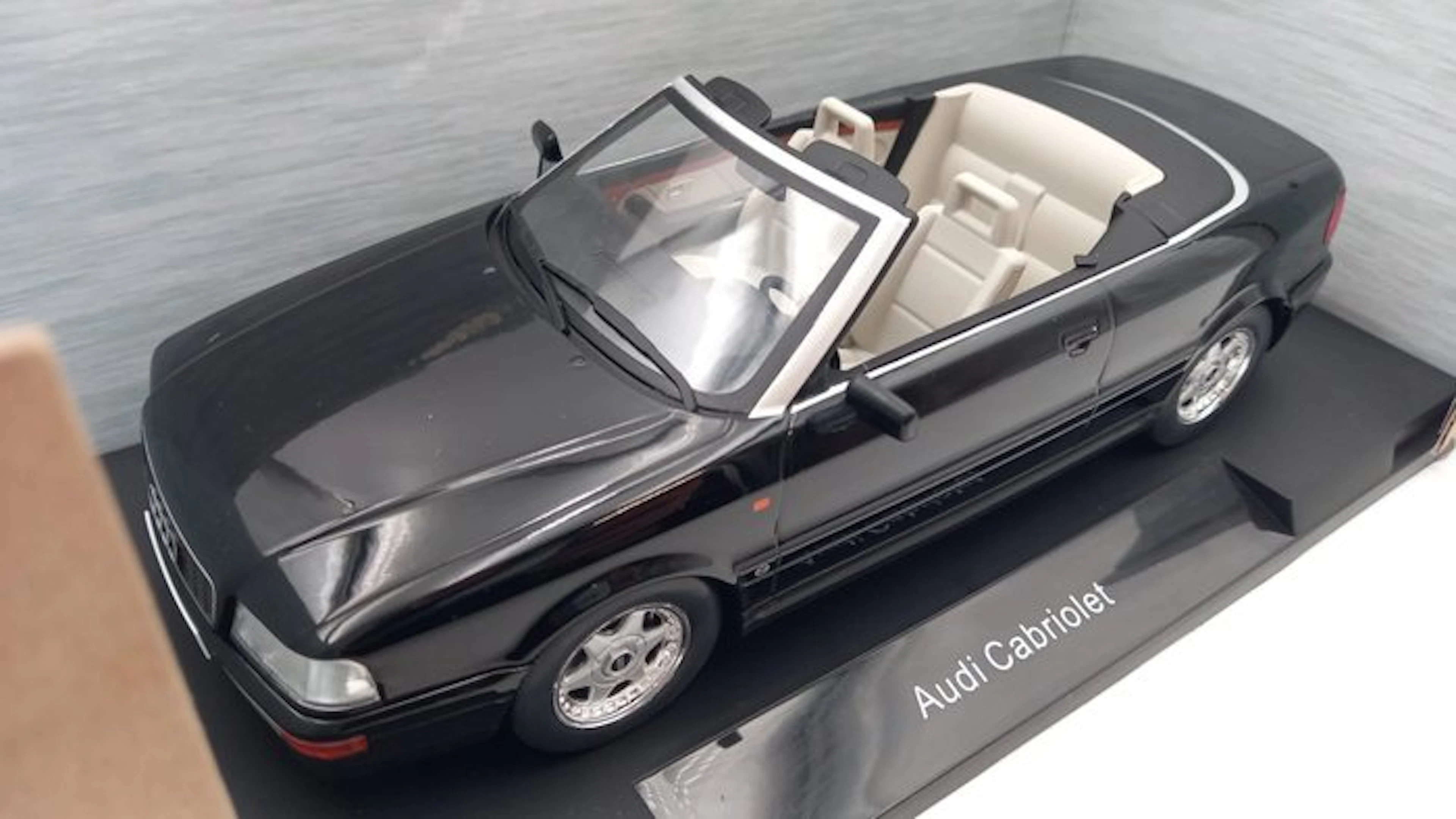 MCG 1:18 - Model car - Audi 80 Cabriolet open 1991 - (cod.H21)