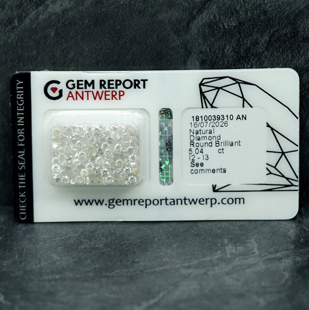 No reserve price - 123 pcs Diamond (Natural coloured)...