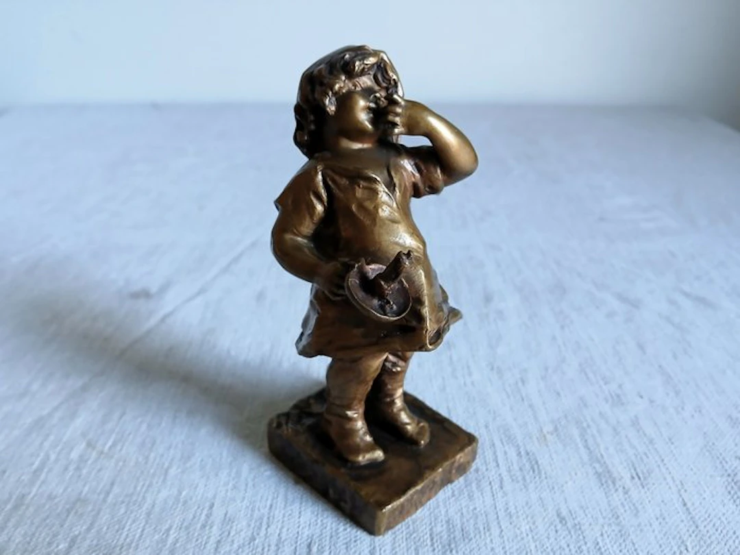 Lucien Alliot (1877-1967) - Sculpture, Mädchen mit Kerze - 13 cm - Bronze