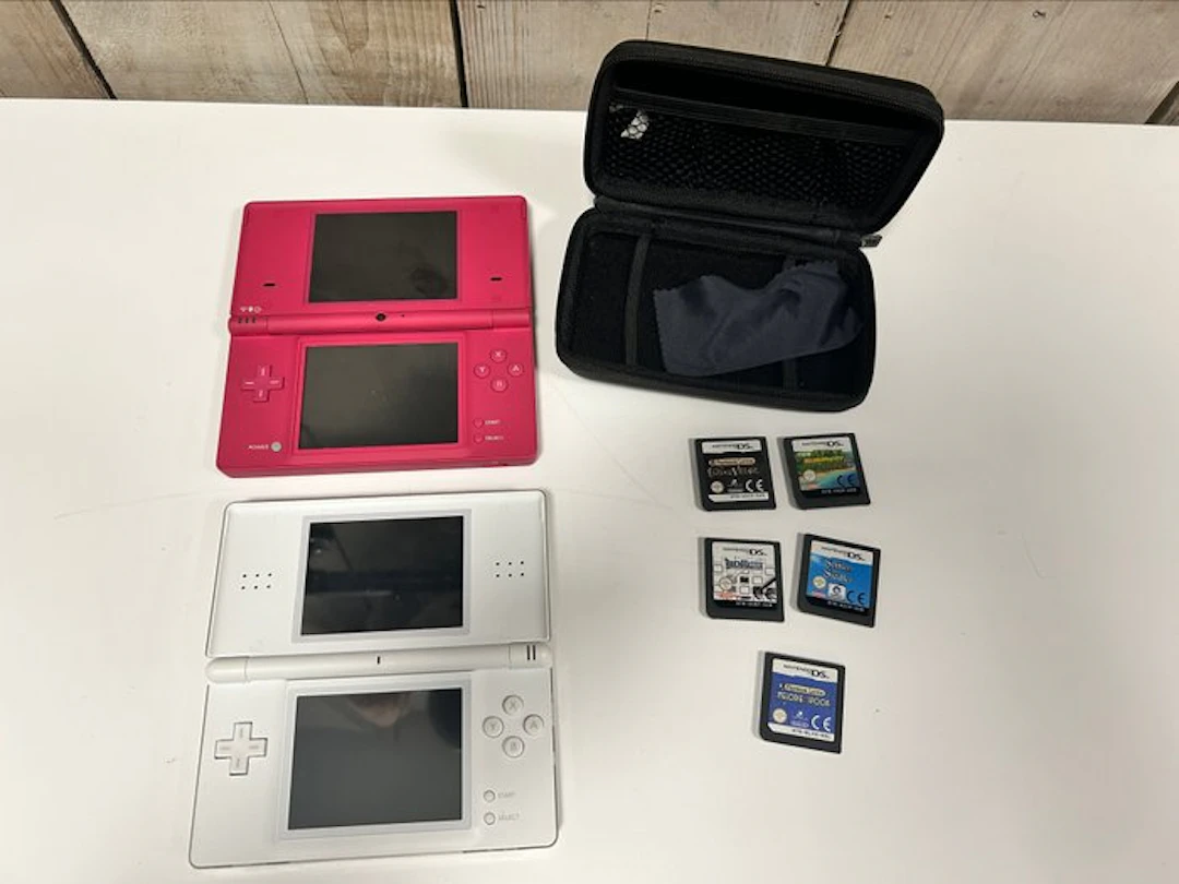 Nintendo - DS - 2 x Nintendo DS - Video game console +...