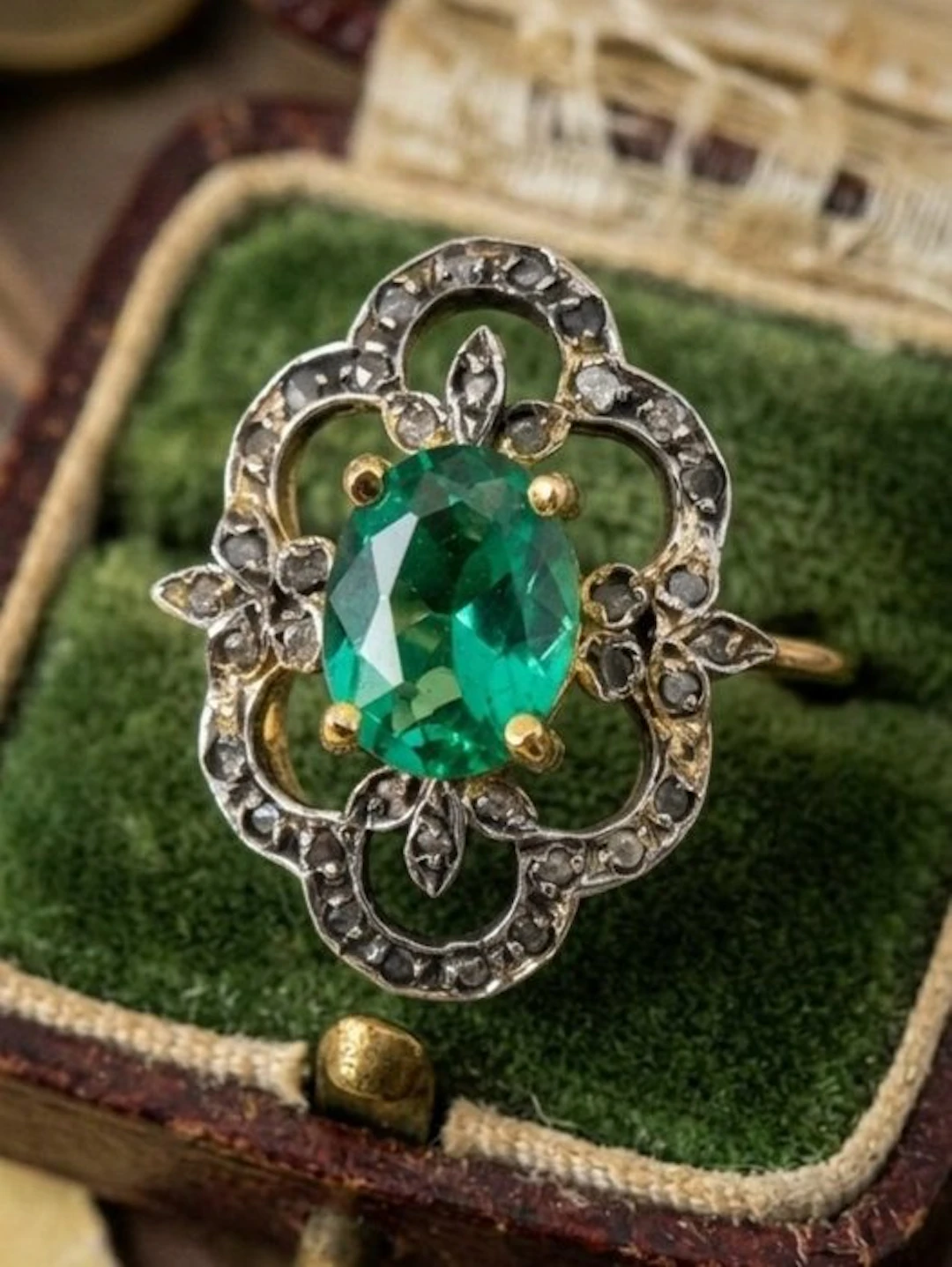 No reserve price - Ring - 9 kt. Yellow gold, Silver Emerald - Diamond