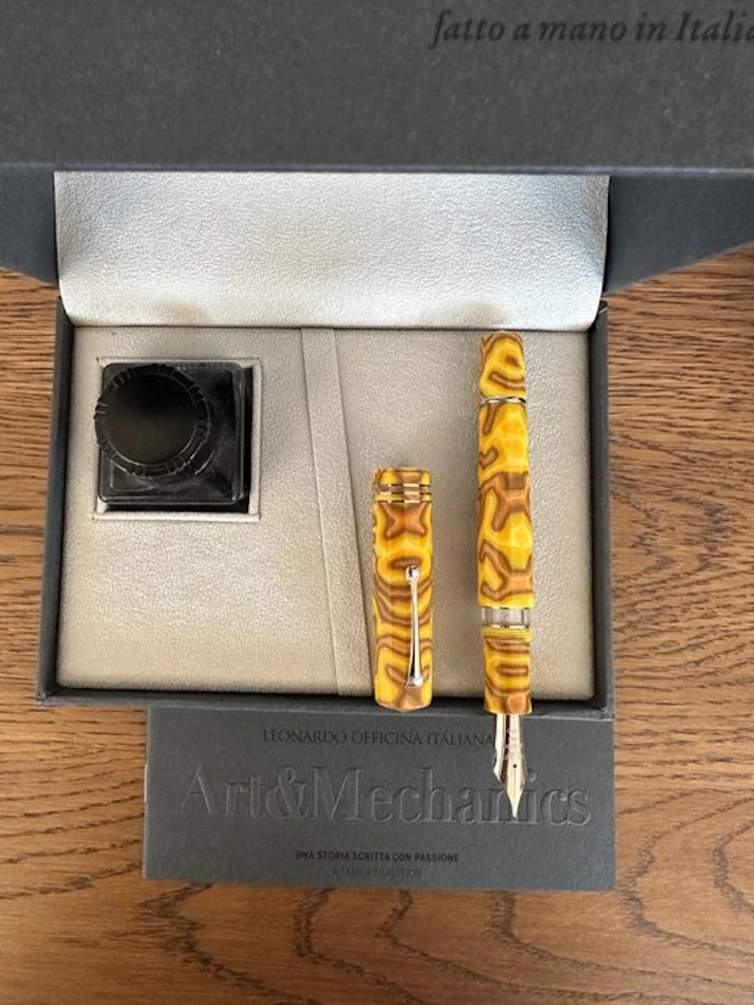 Leonardo Officina Italiana - Gran maestro "yellow frog"...