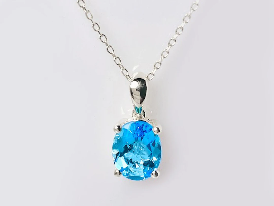 Necklace with pendant - 14 kt. White gold - 2.18ct. tw. Topaz