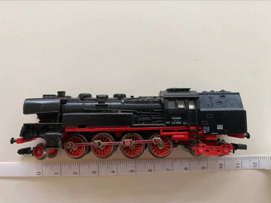 Piko N - Steam locomotive with tender (1)...