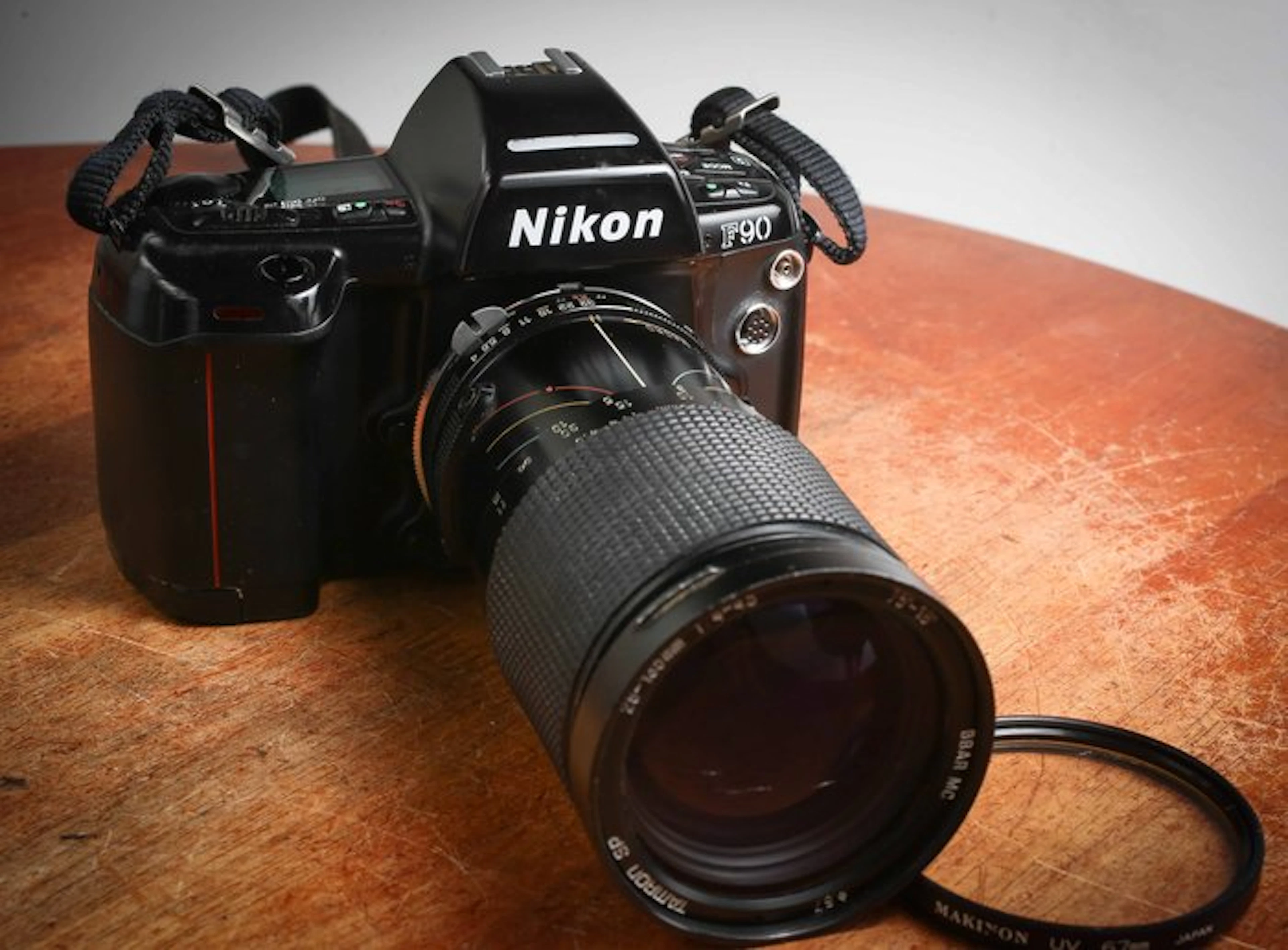 Nikon F90 lens Tameron 28-135 mm 4-4,5 Analogue camera