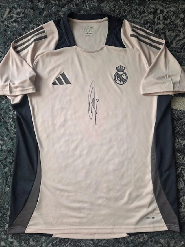 Real Madrid - Fede Valverde - Football shirt