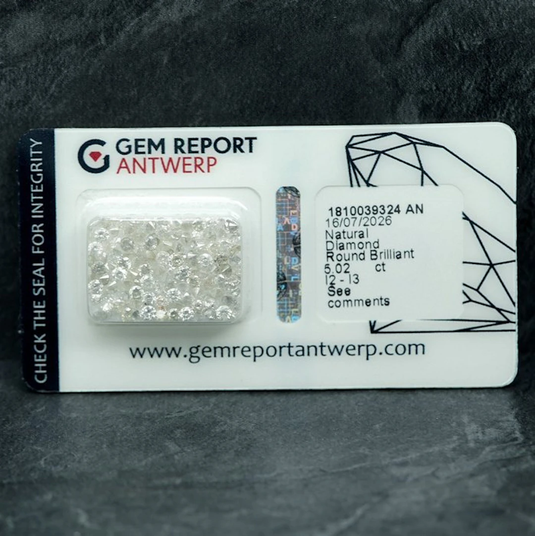 No reserve price - 117 pcs Diamond (Natural coloured)...