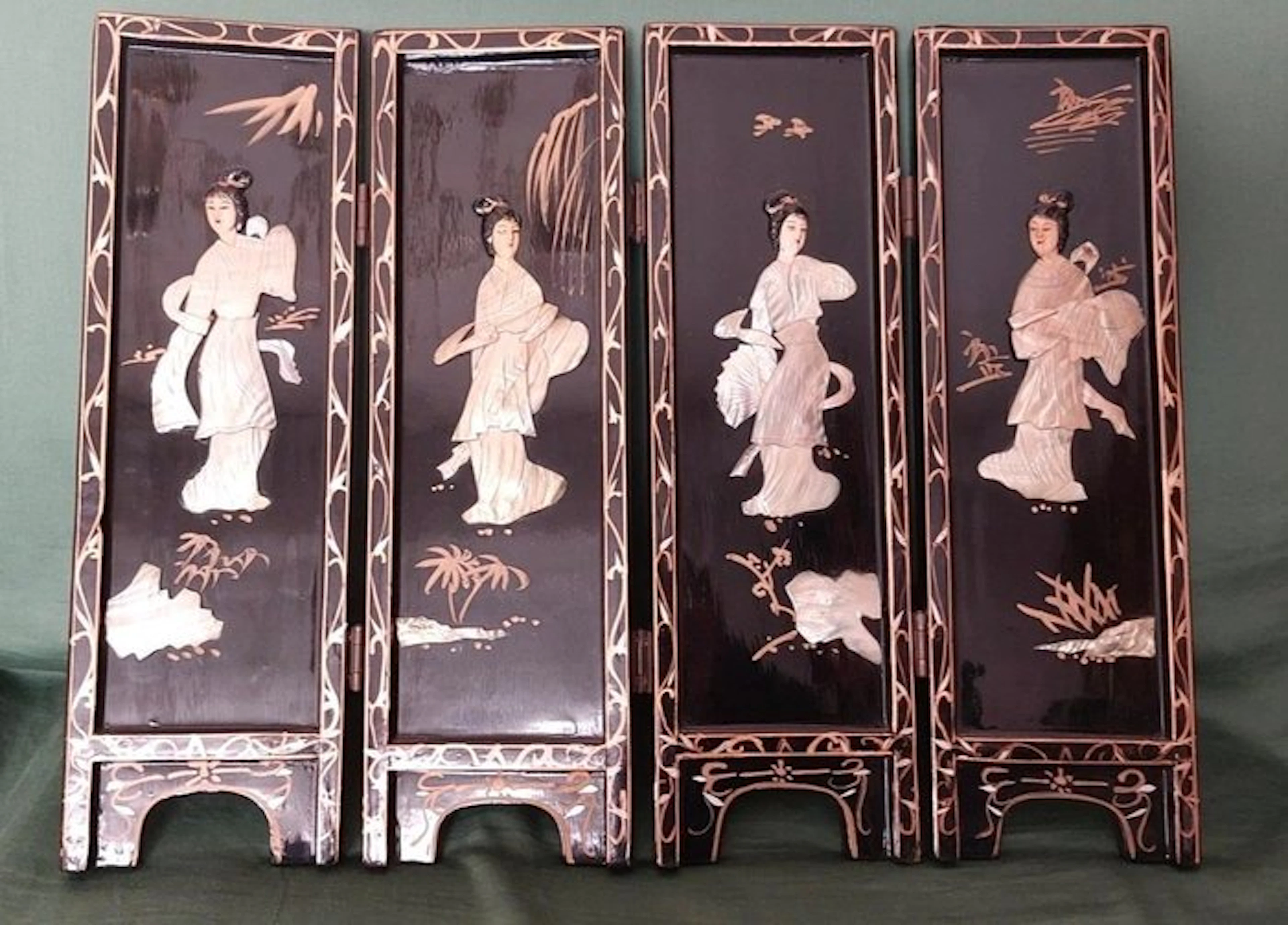 Folding screen - Wood