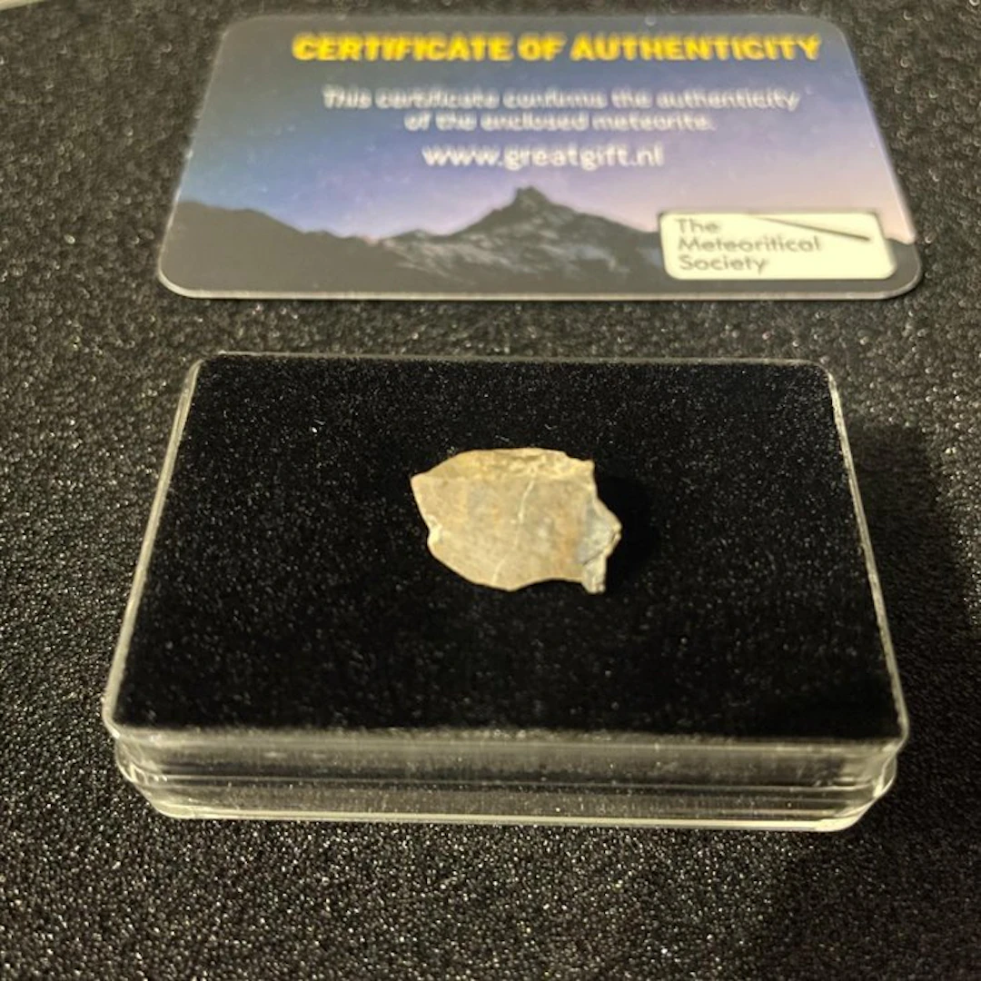 Lunar meteorite Very rare – Adrar 013 – 3.12 grams – End...