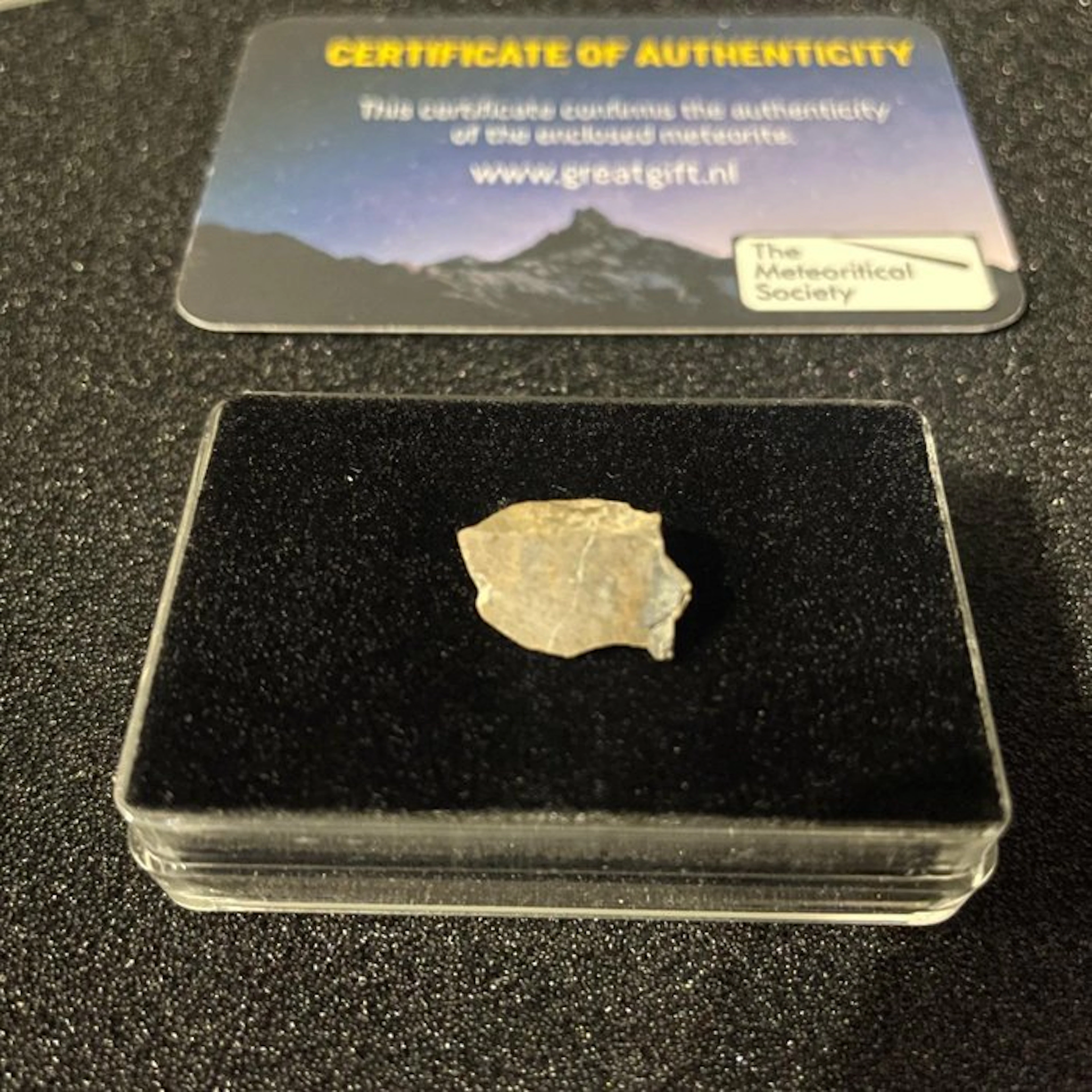Lunar meteorite Very rare – Adrar 013 – 3.12 grams – End...