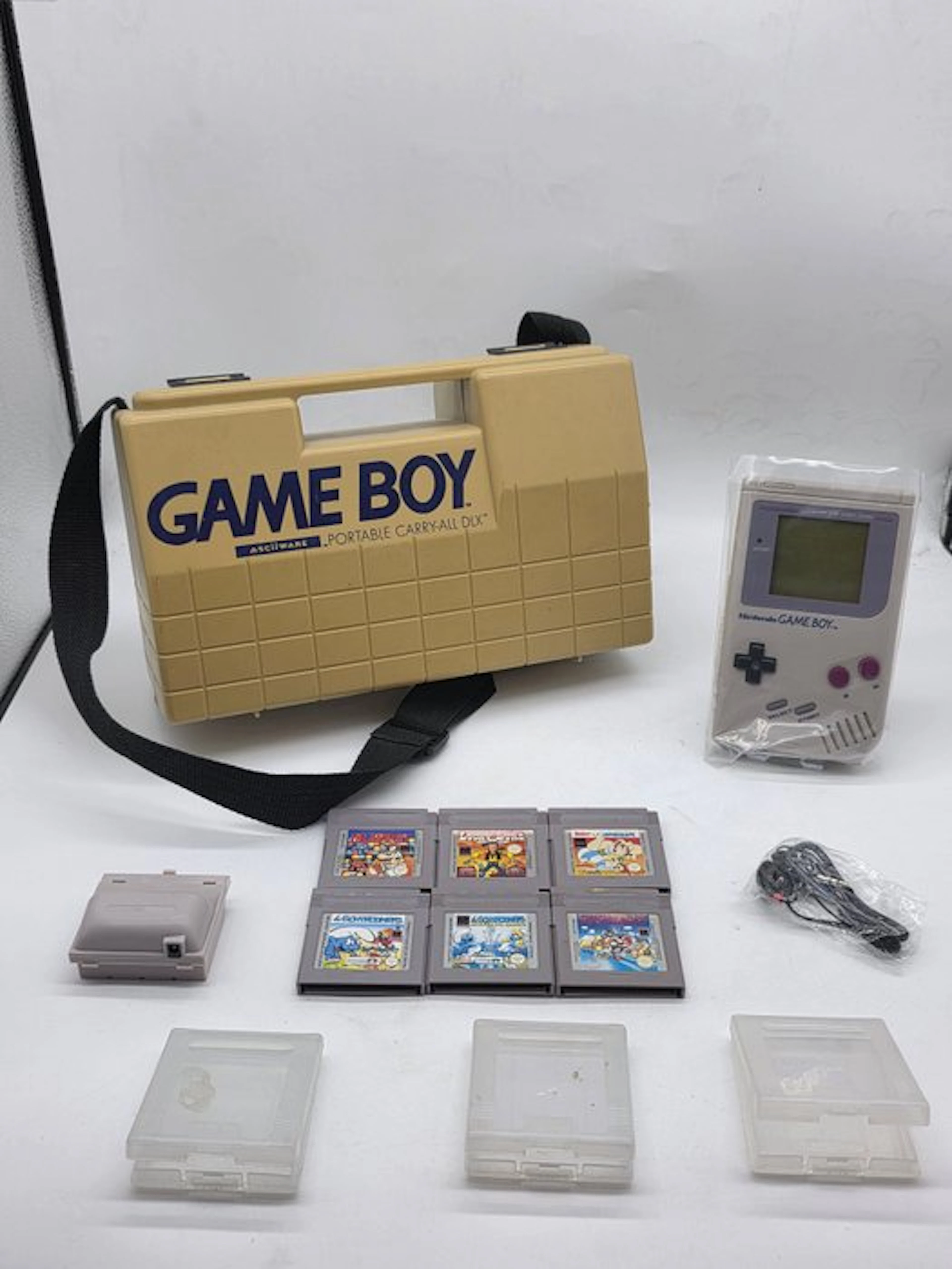 Nintendo - Gameboy Classic - DMG-01 1989 + ASCII Carrier Case