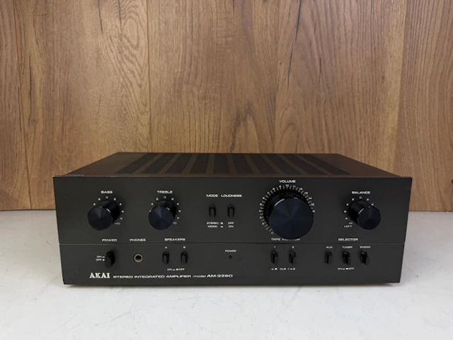 Akai - AM-2250 Solid state amplifier
