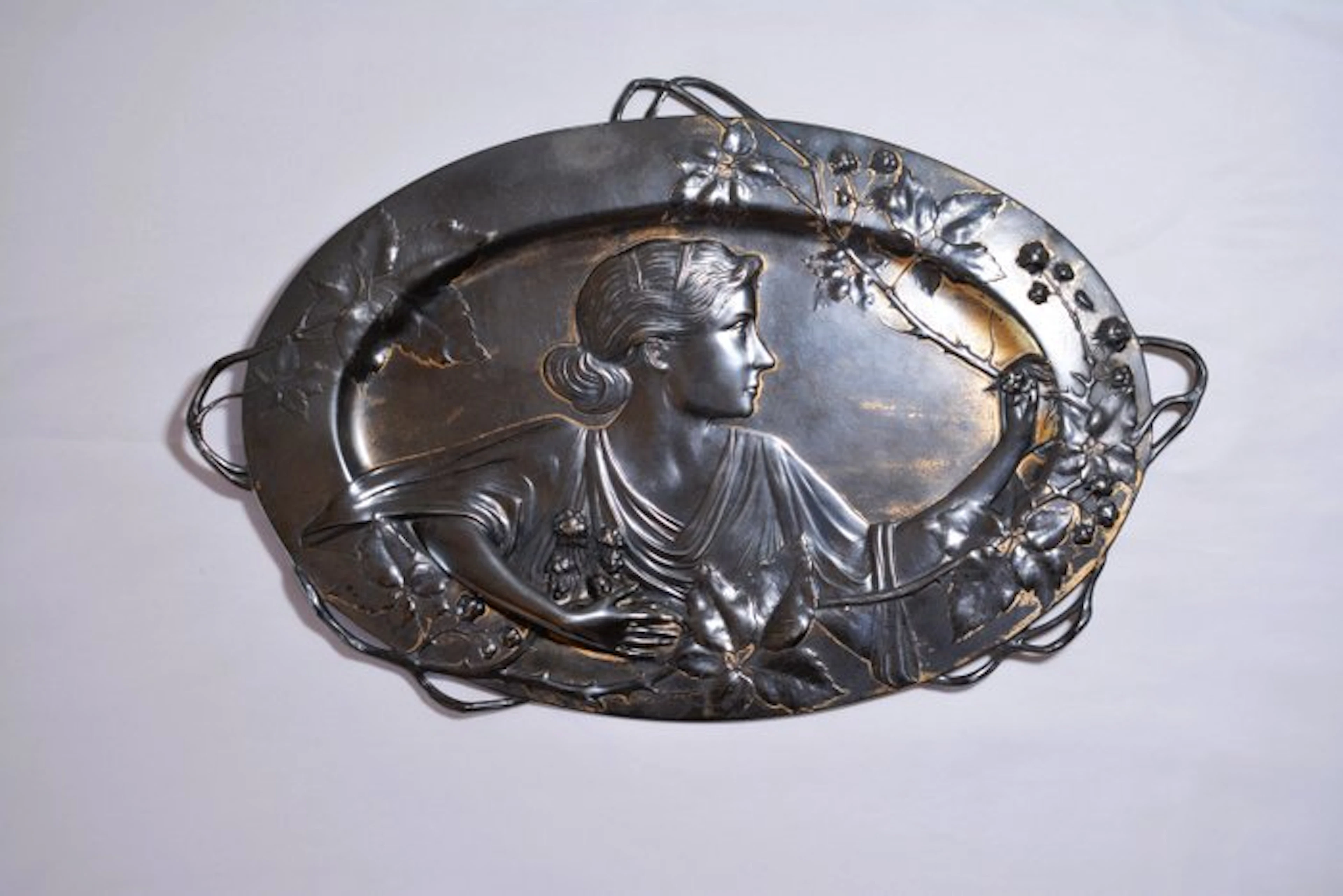 Decorative tray - WMF - Female figure and blackberries...
