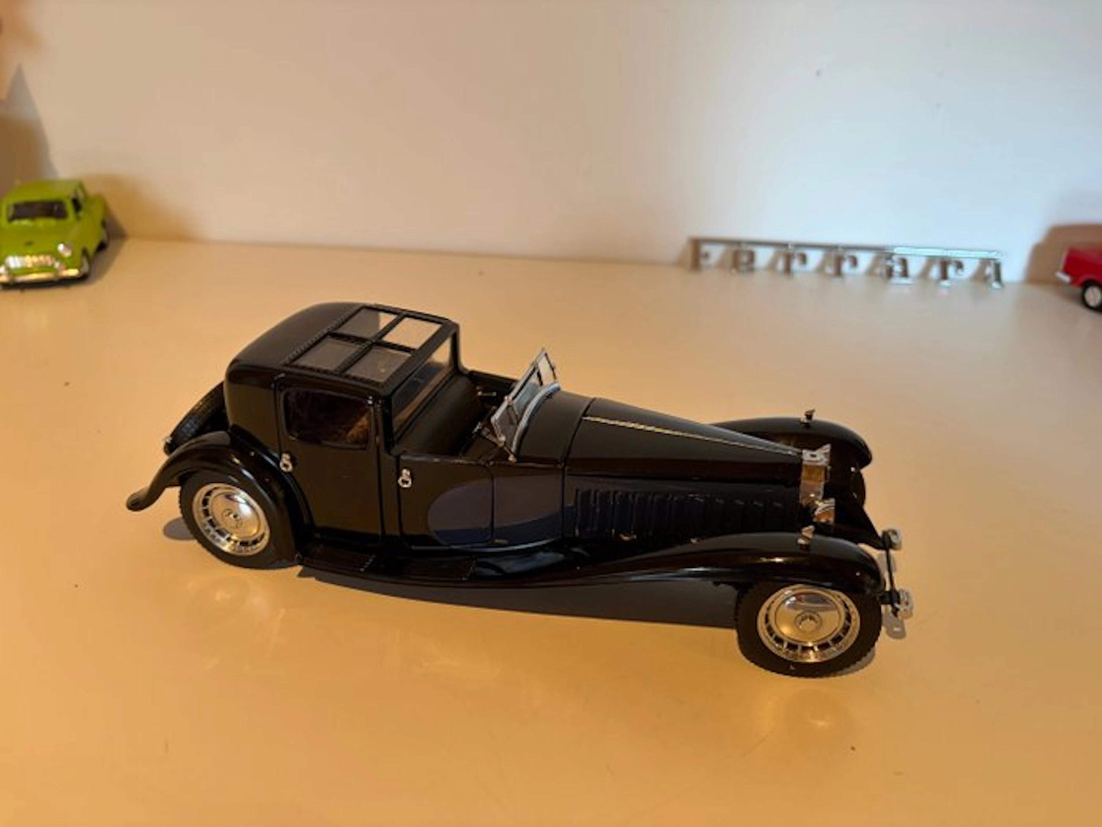 Franklin Mint 1:24 - Model car - 1930 Bugatti Royal Coupe Napoleon