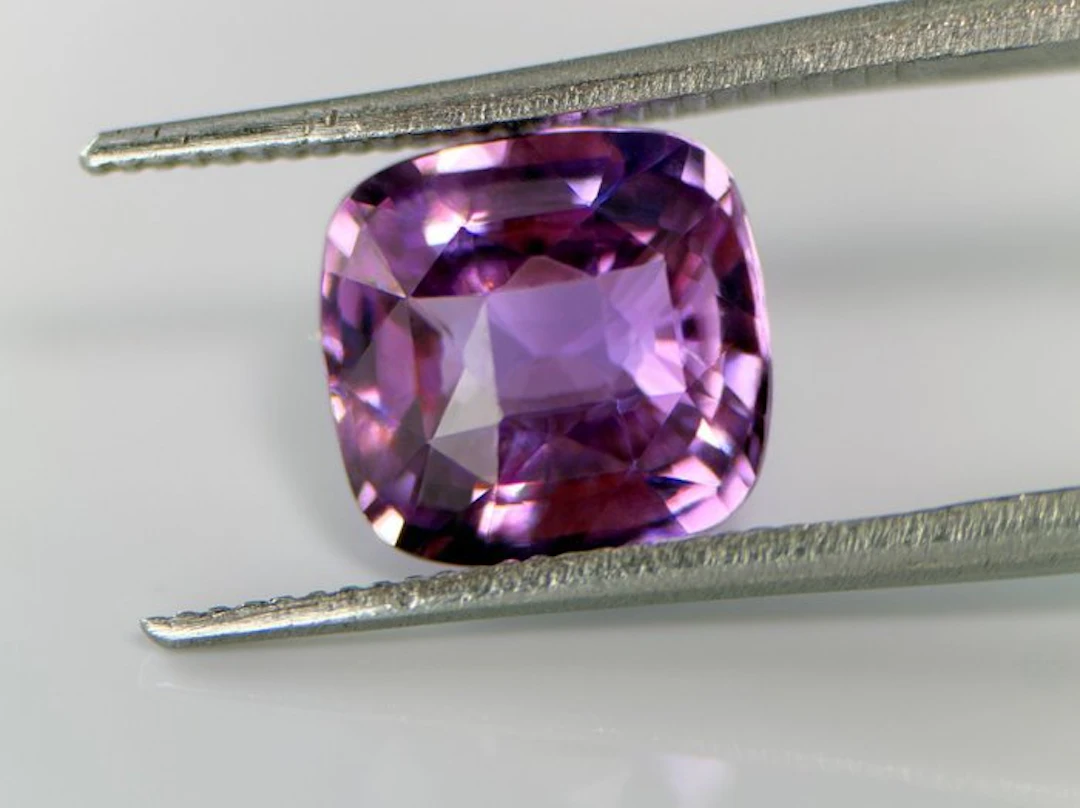 Purple, Pink Sapphire - 3.27 ct - Gem research Swiss Lab...