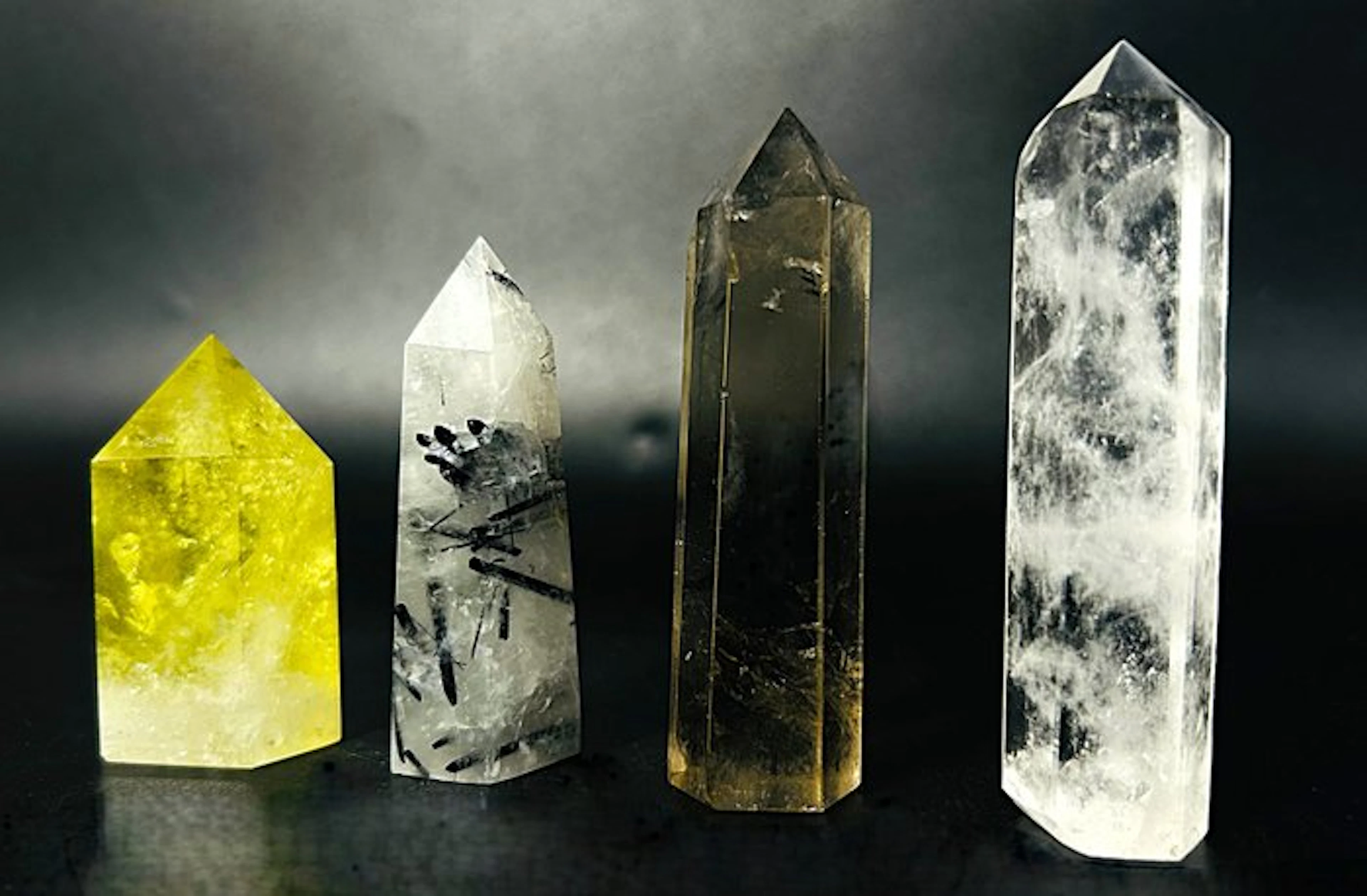 ***NO RESERVE*** Crystal Tower Set (4pcs