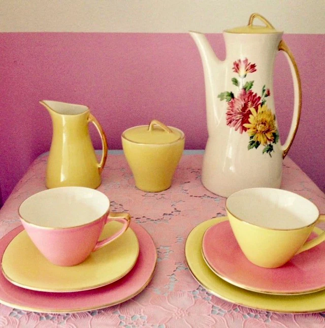Villeroy & Boch - Coffee set (9) - Gold, Ceramic - Expo 58 Saturn
