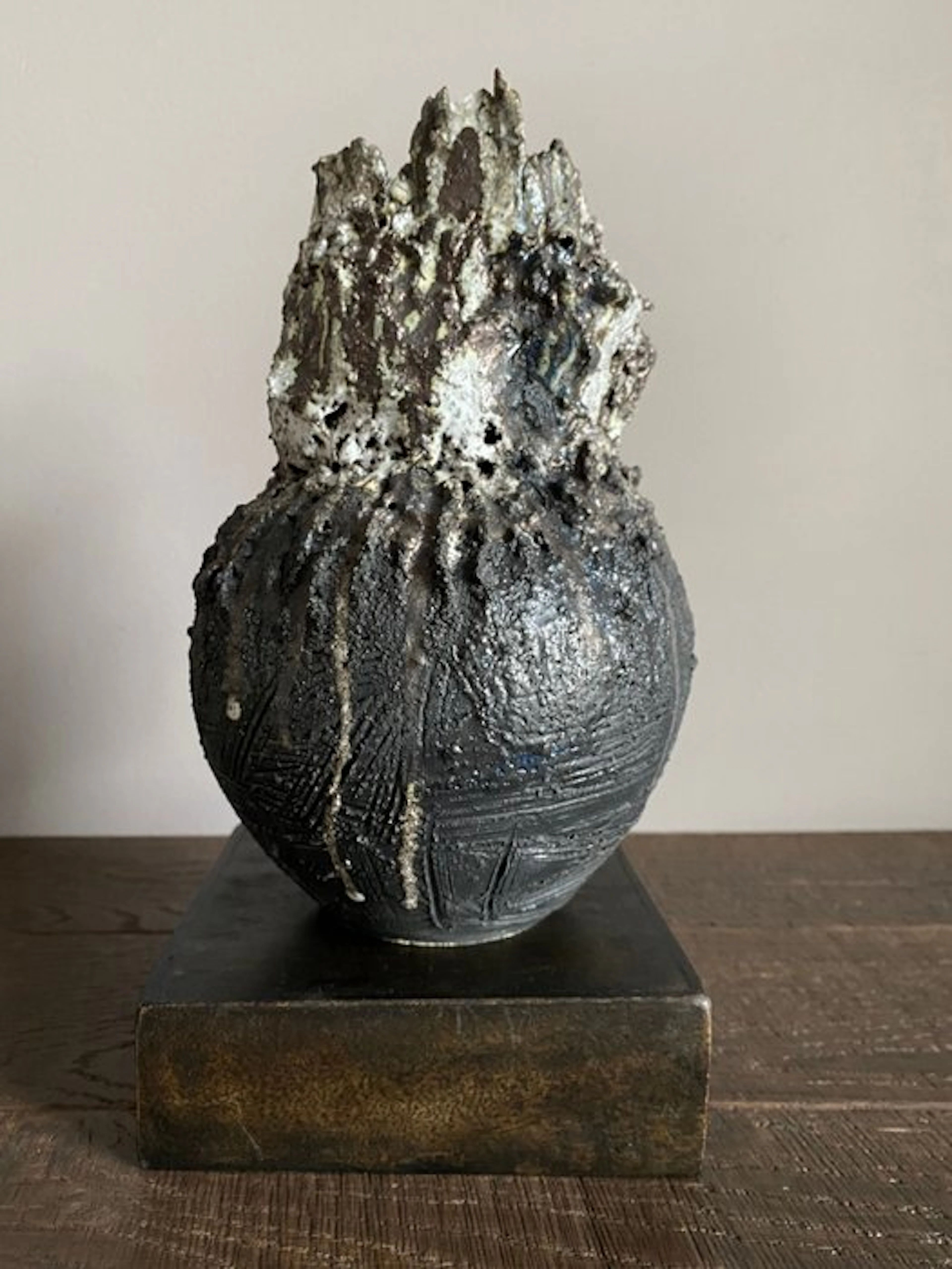 Max Modolo - Vase - Stoneware - Sculpture “Cocoon”