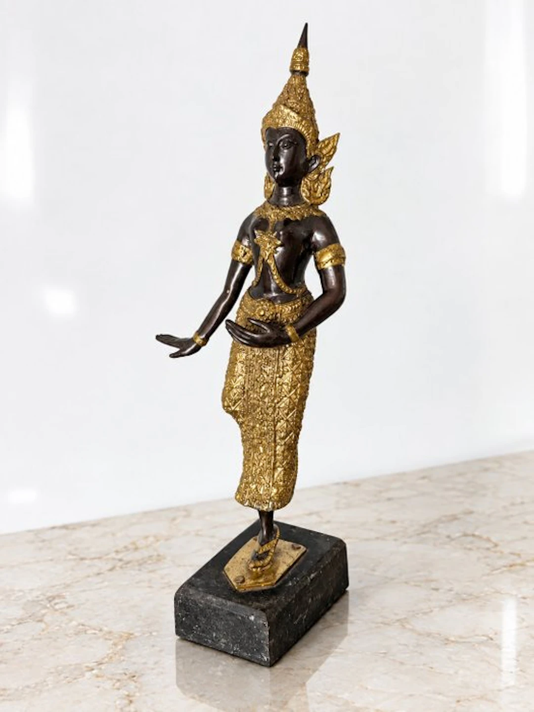Figure - Elegant Thai Gilt & Patinated Bronze Court...