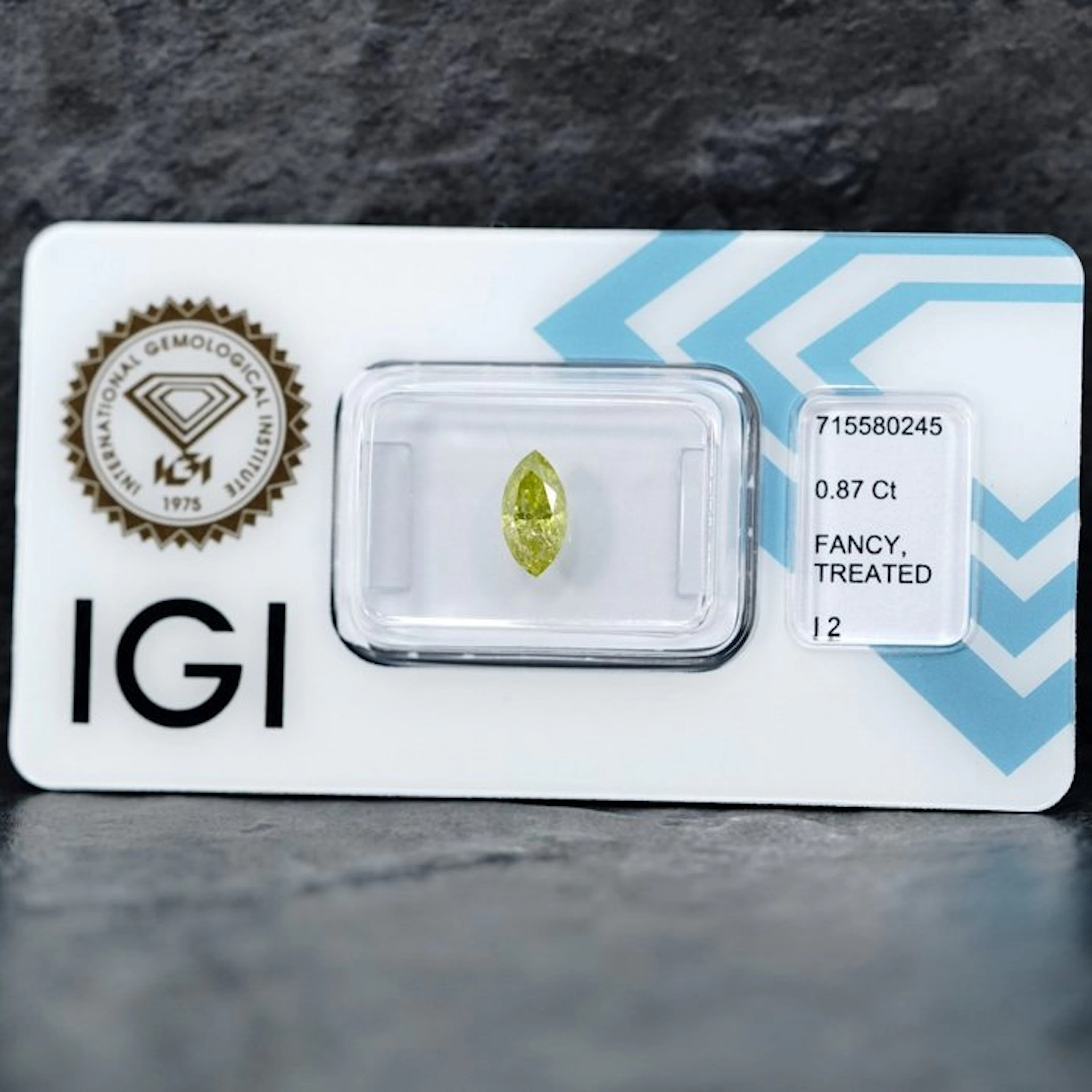 1 pcs Diamond (Colour-treated) - 0.87 ct - Marquise...
