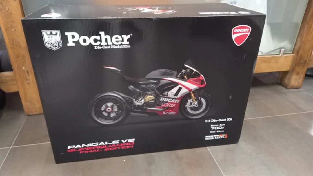 Pocher 1:4 - Model car - Ducati Panigale V2 Superquadro Final Edition