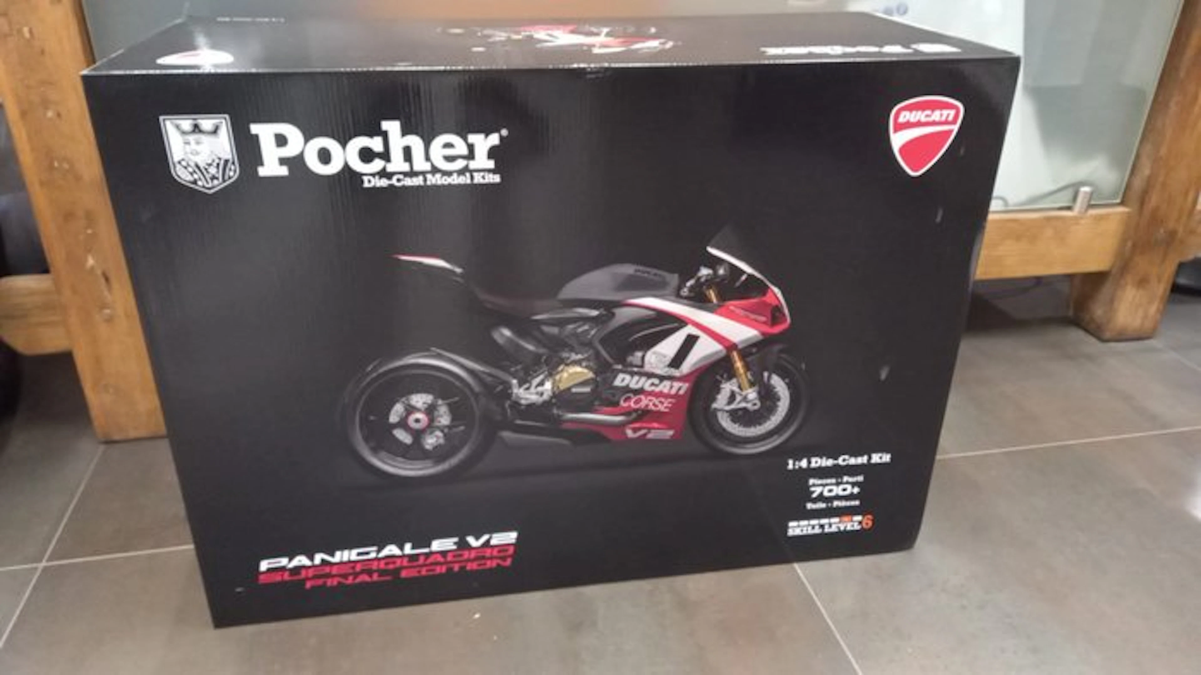 Pocher 1:4 - Model car - Ducati Panigale V2 Superquadro Final Edition