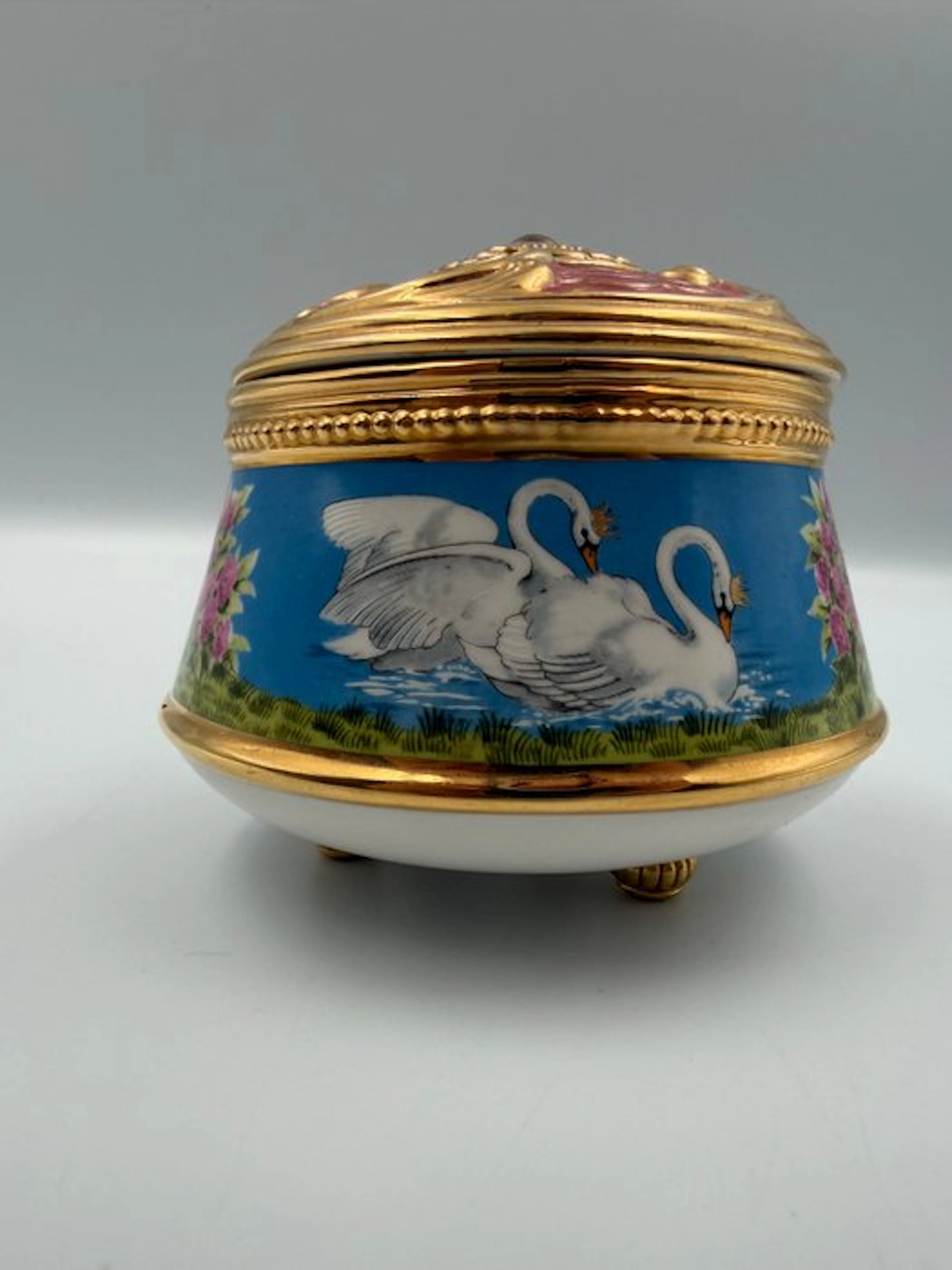 Boîte à musique “Swan Lake” – House Of Fabergé et...
