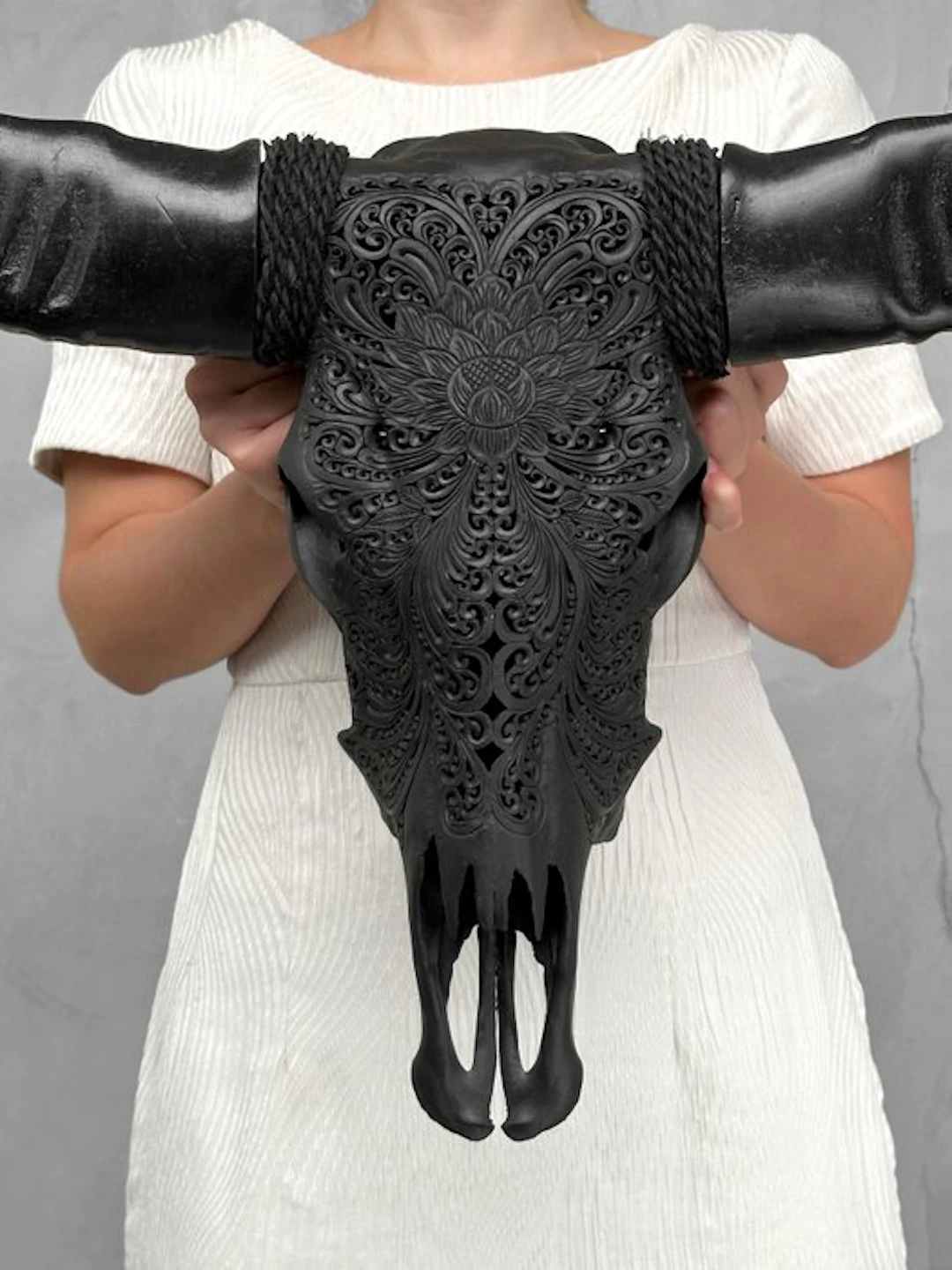NO RESERVE PRICE - Authentic Large Black Hand-Carved...