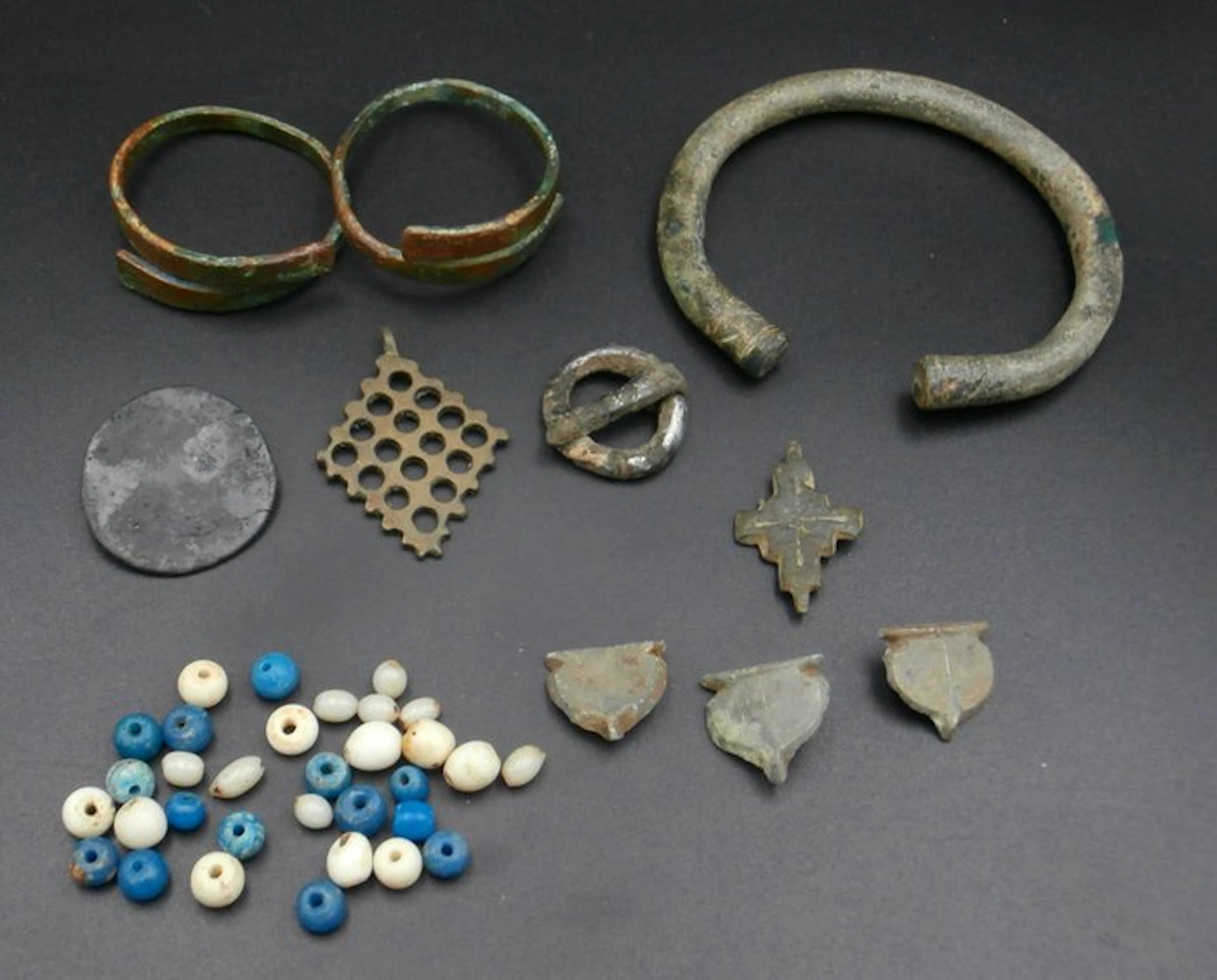 Various Ages : beautiful and interesting lot (No reserve price)
